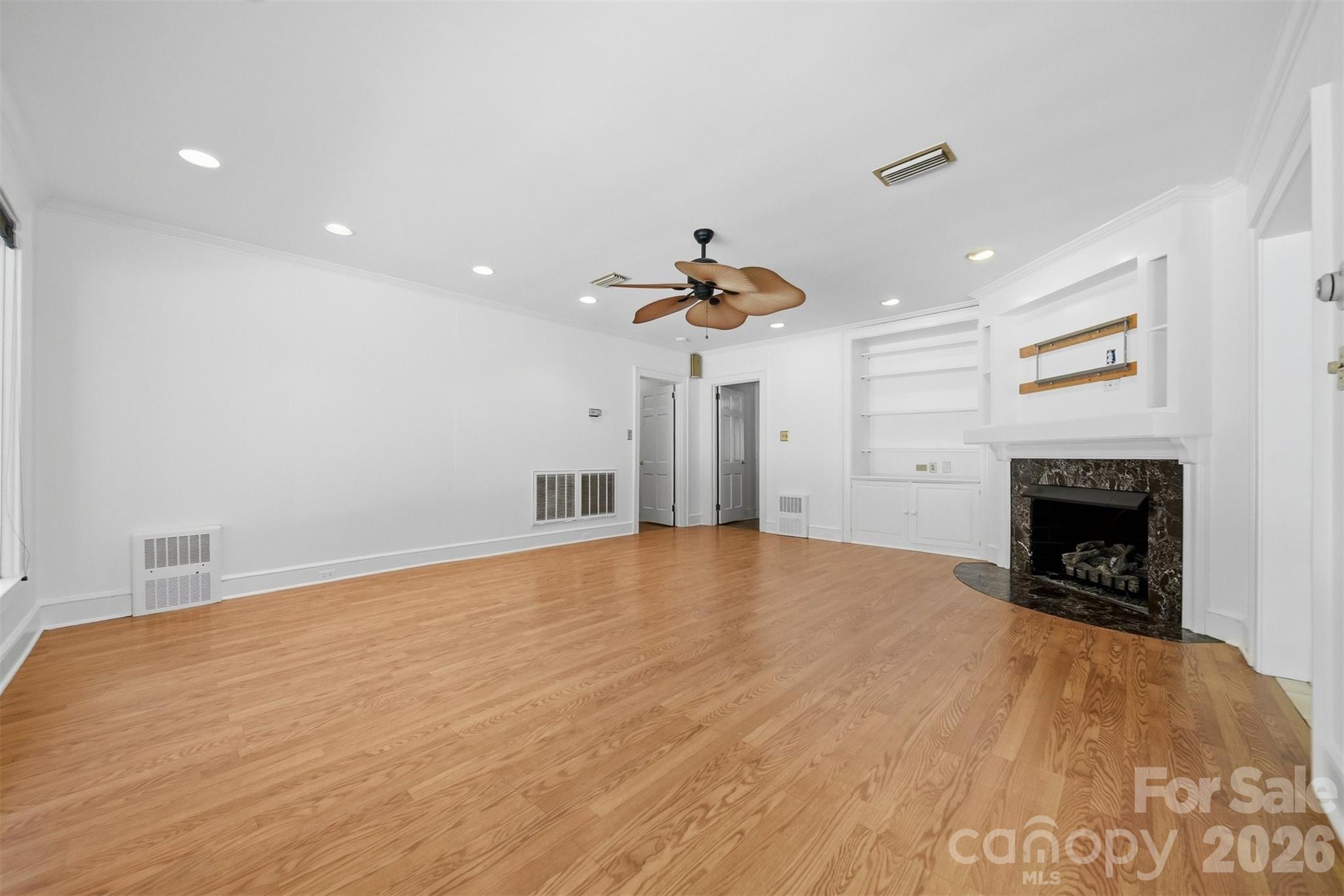 521 5th Street NW — Hickory