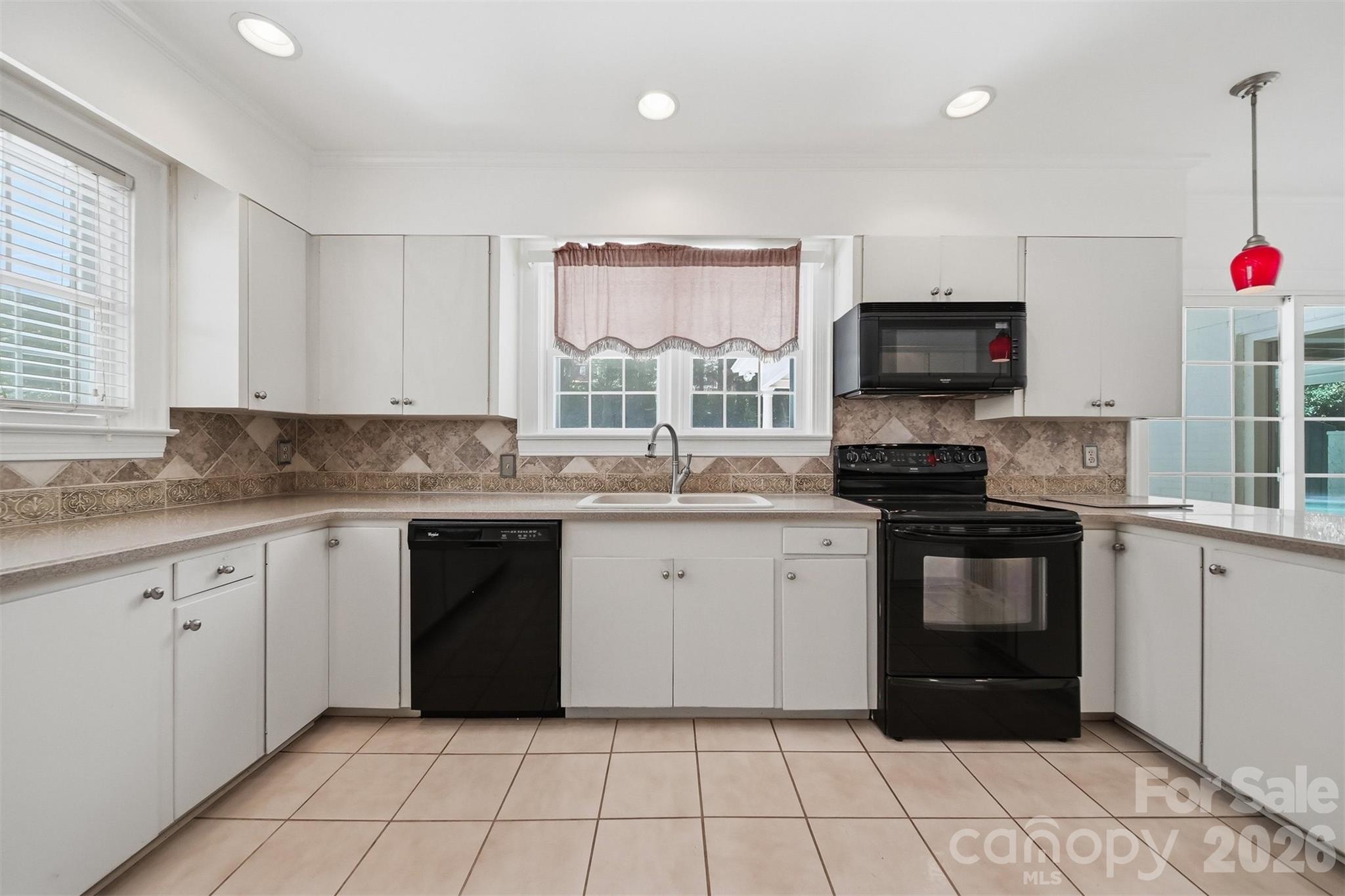 521 5th Street NW — Hickory