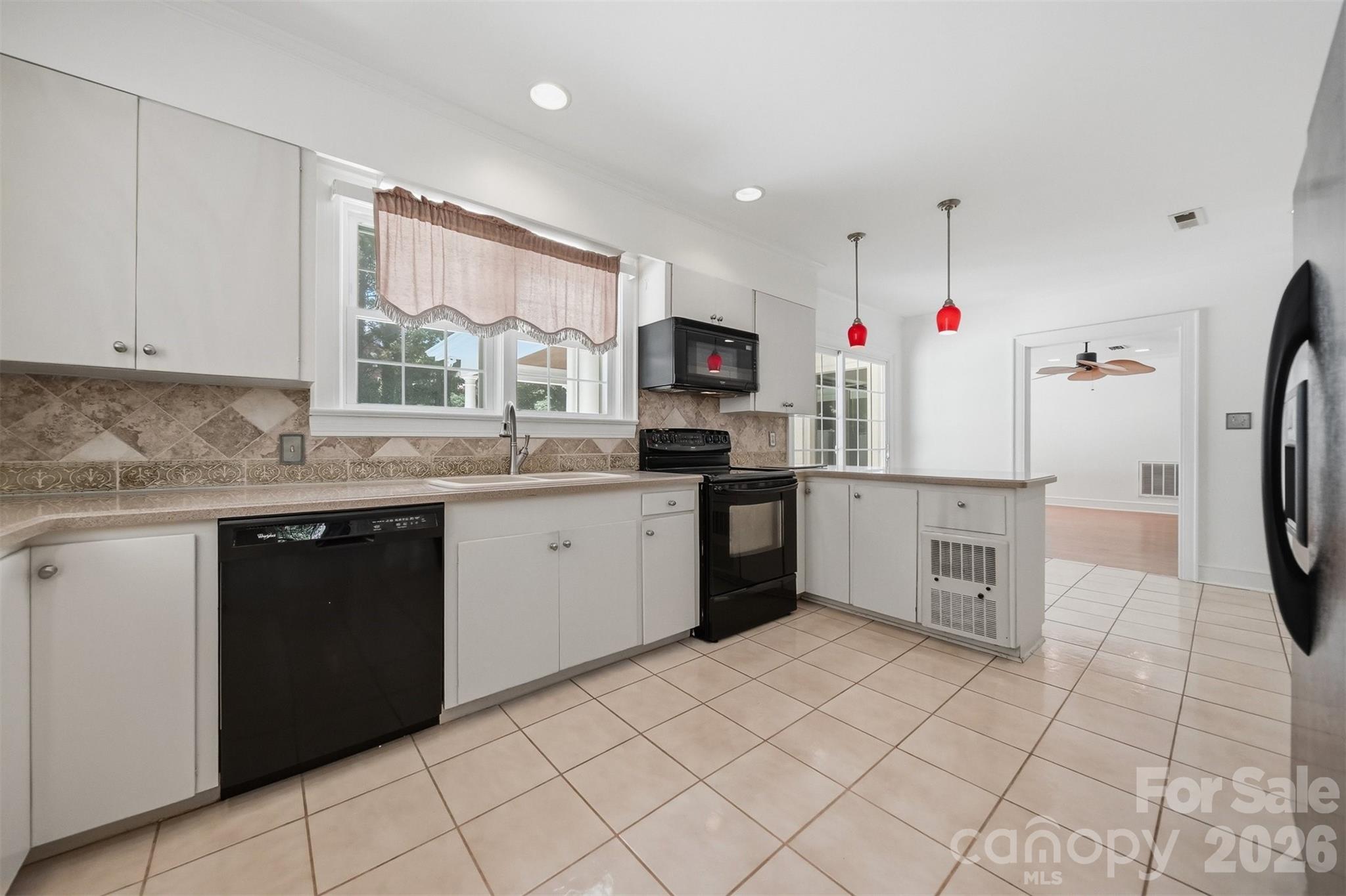 521 5th Street NW — Hickory