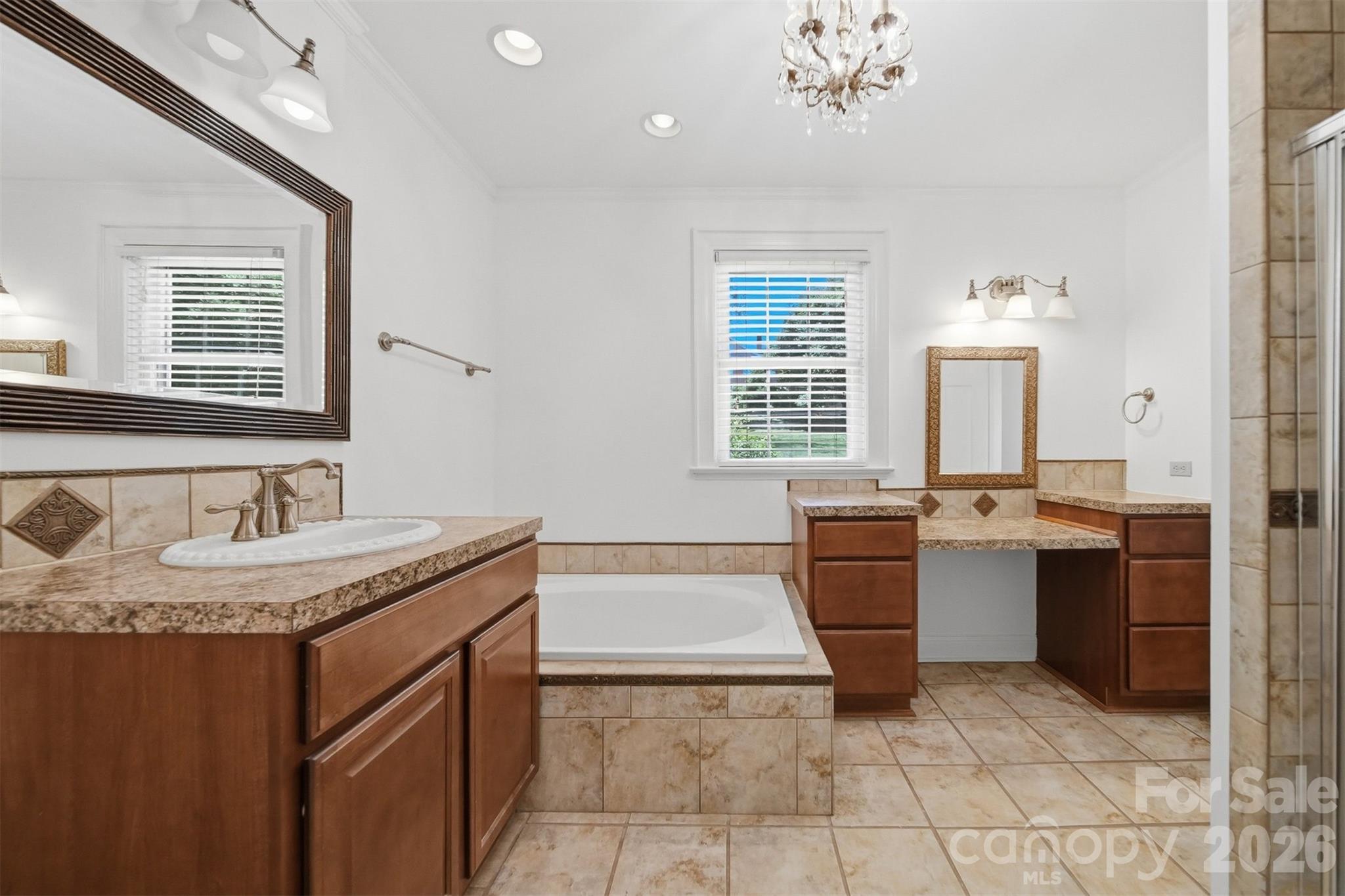 521 5th Street NW — Hickory