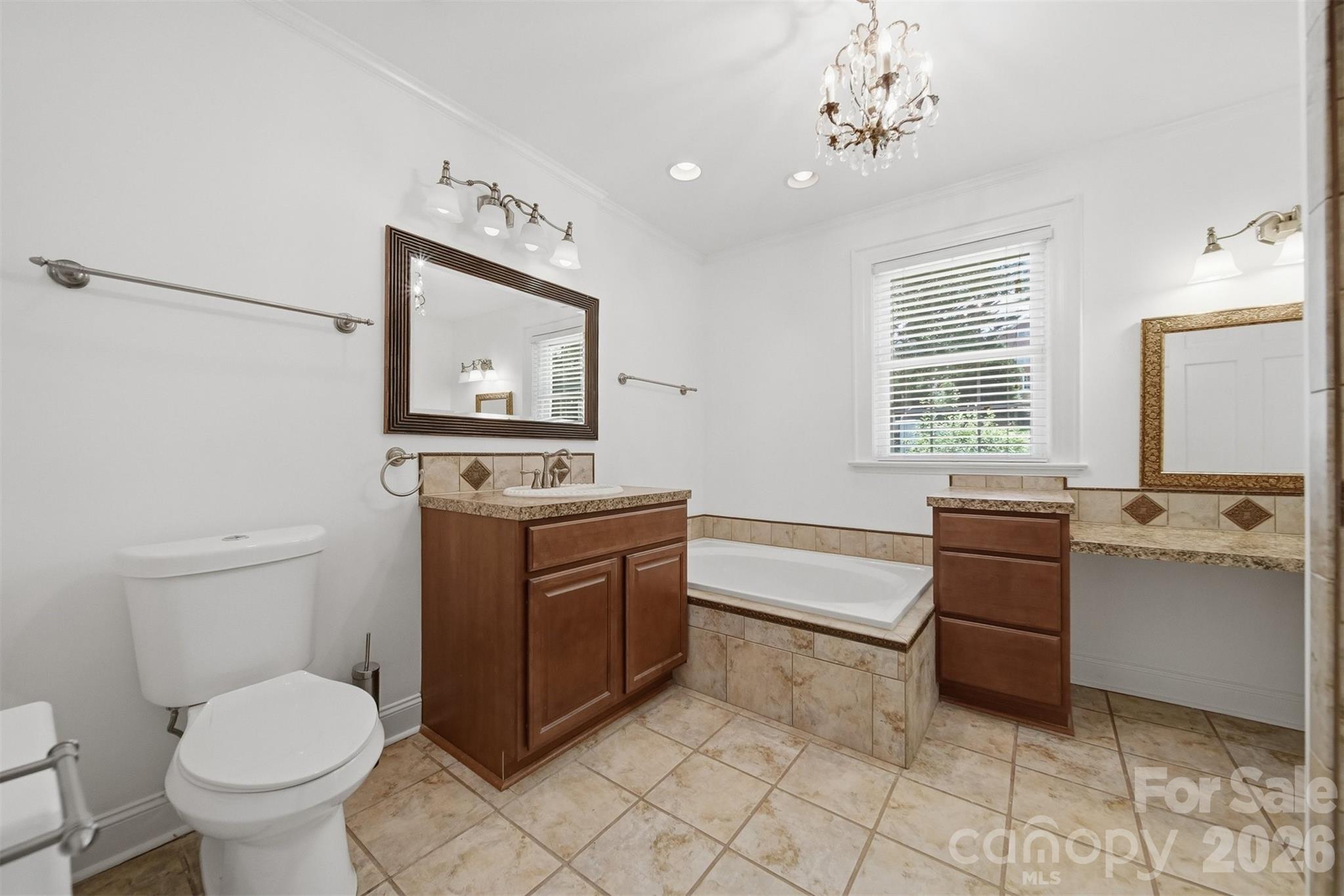 521 5th Street NW — Hickory