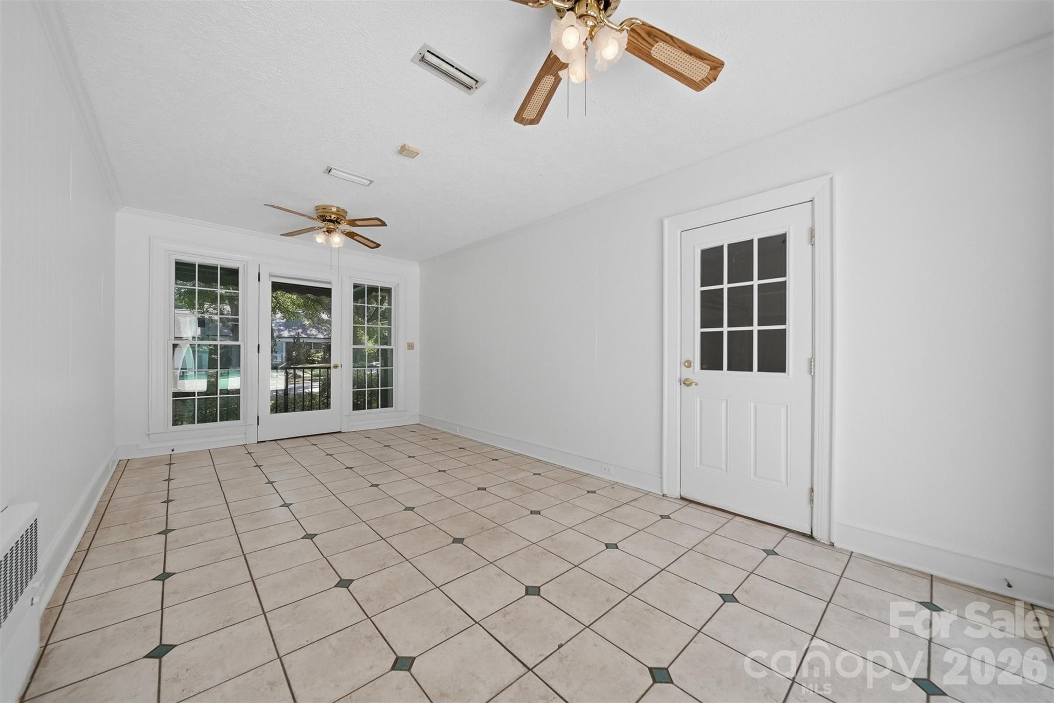 521 5th Street NW — Hickory