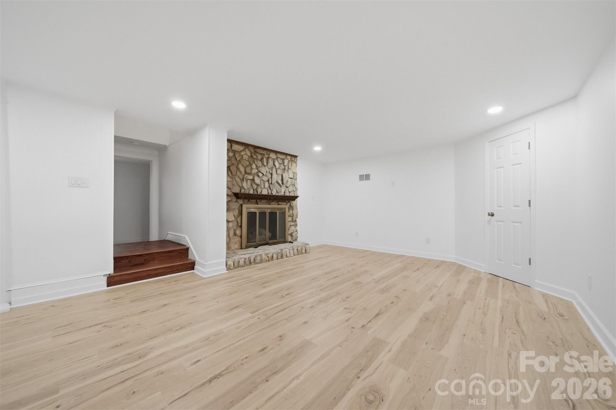 521 5th Street NW — Hickory