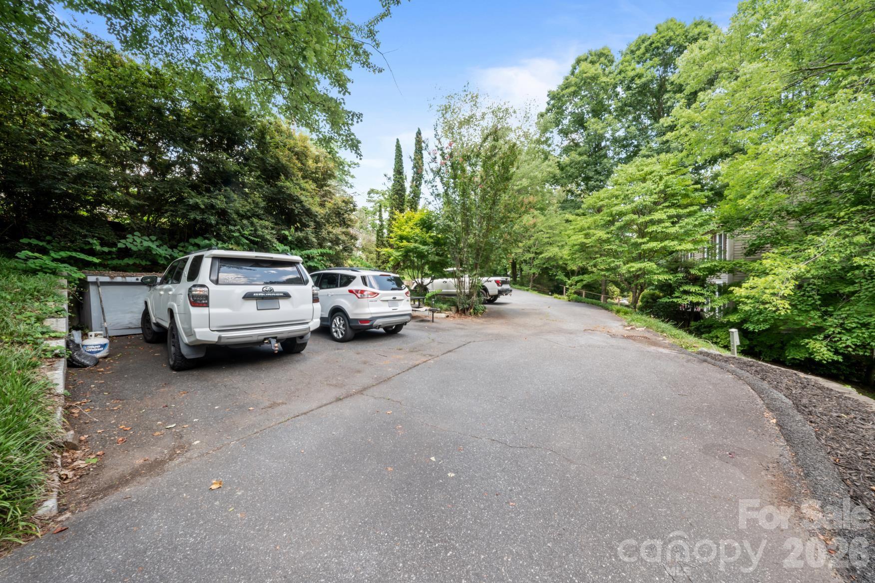 112 Wedgewood Drive — Morganton