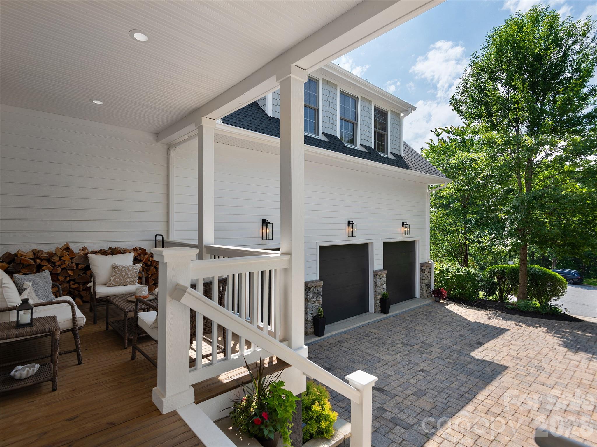 1910 Bearberry Lane — Asheville