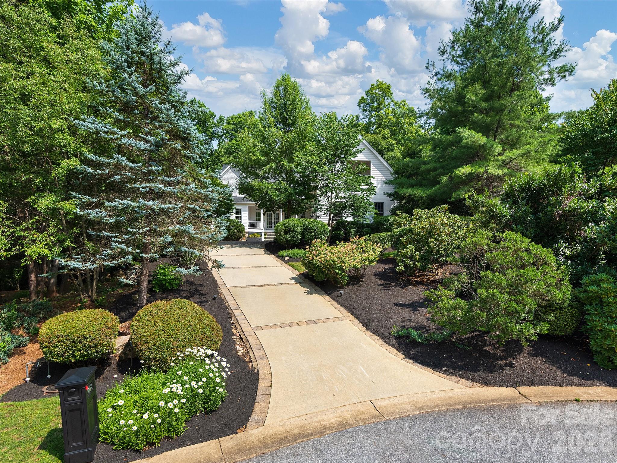 1910 Bearberry Lane — Asheville