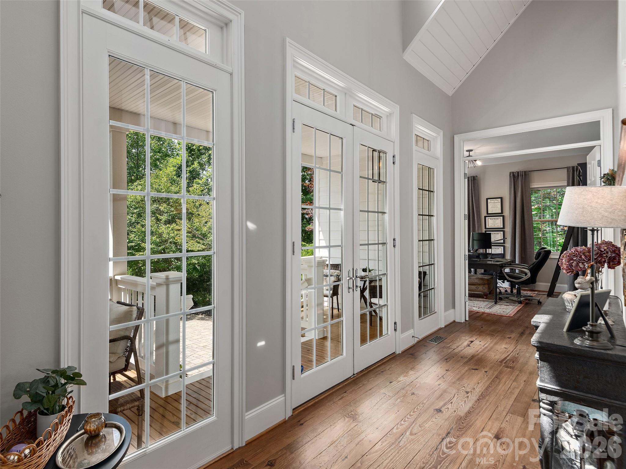 1910 Bearberry Lane — Asheville