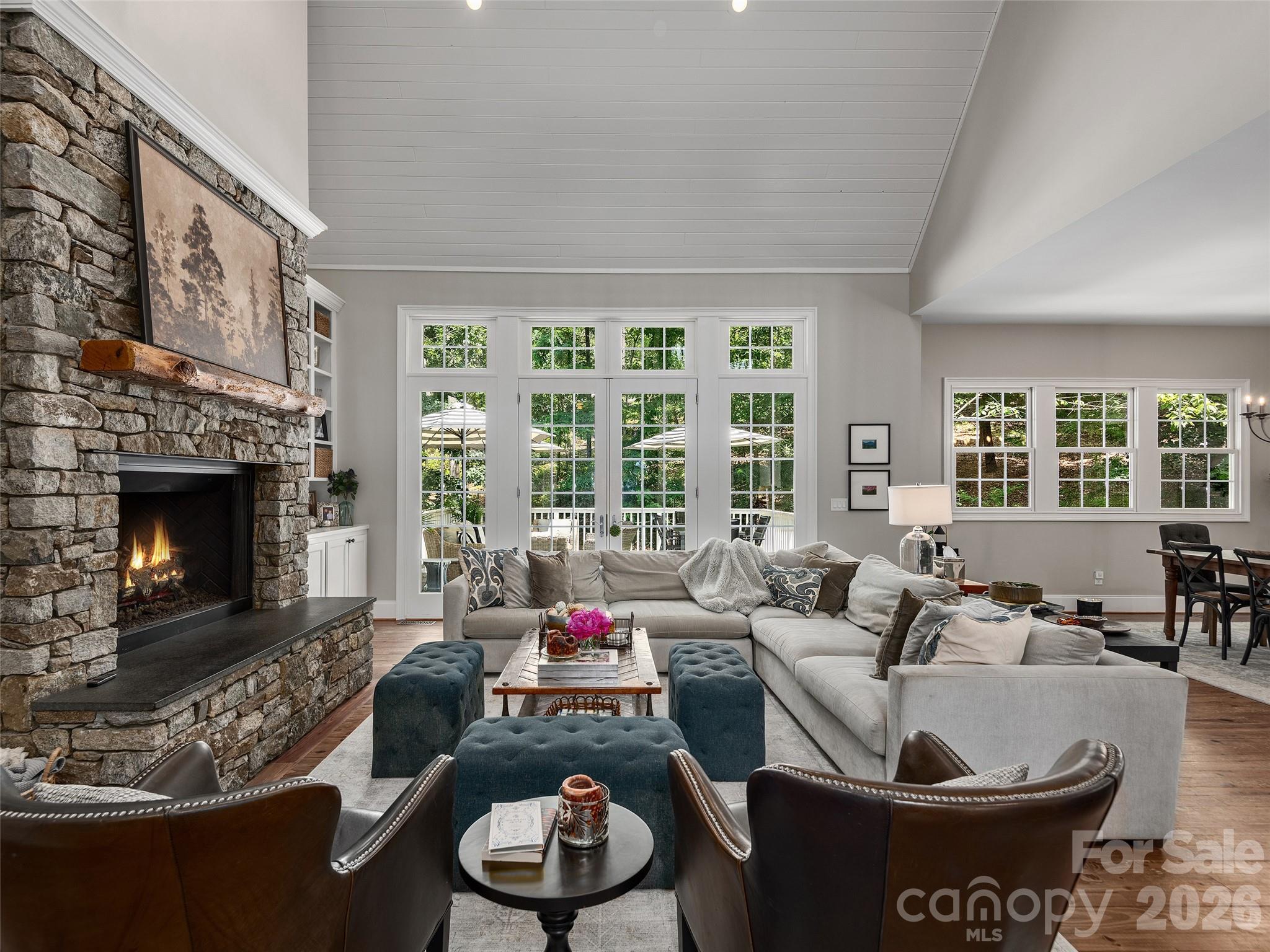 1910 Bearberry Lane — Asheville