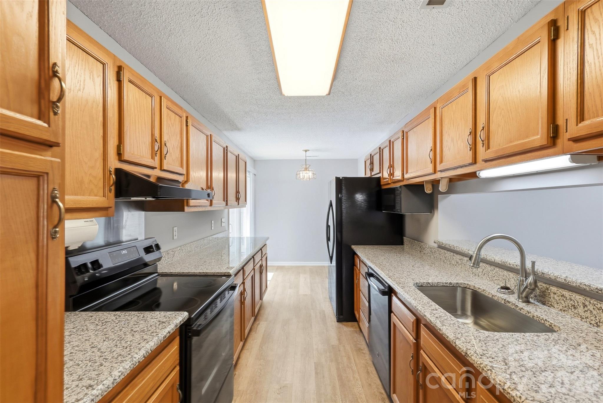 12615 Delman Lane — Pineville