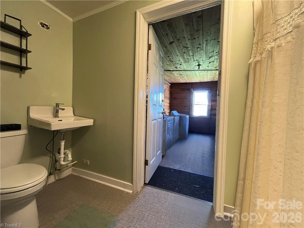 820 Suncrest Orchard Road — North Wilkesboro
