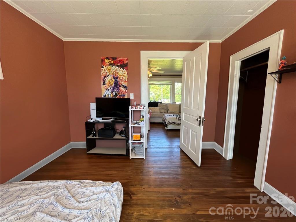 820 Suncrest Orchard Road — North Wilkesboro