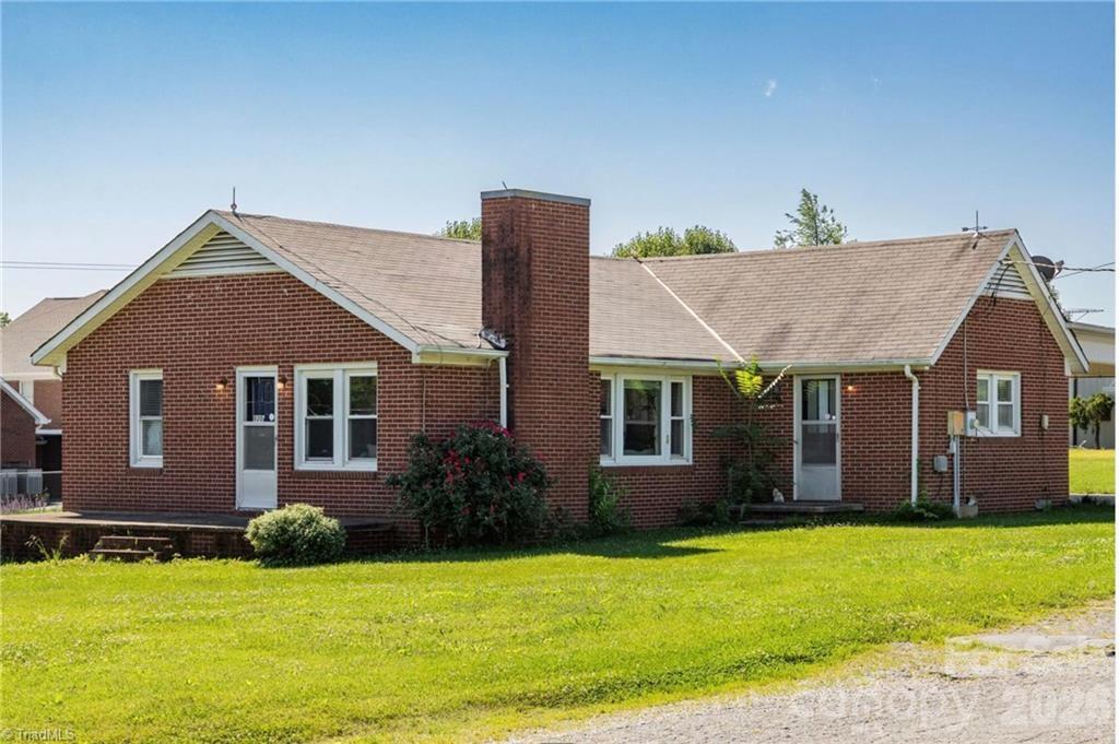 820 Suncrest Orchard Road — North Wilkesboro