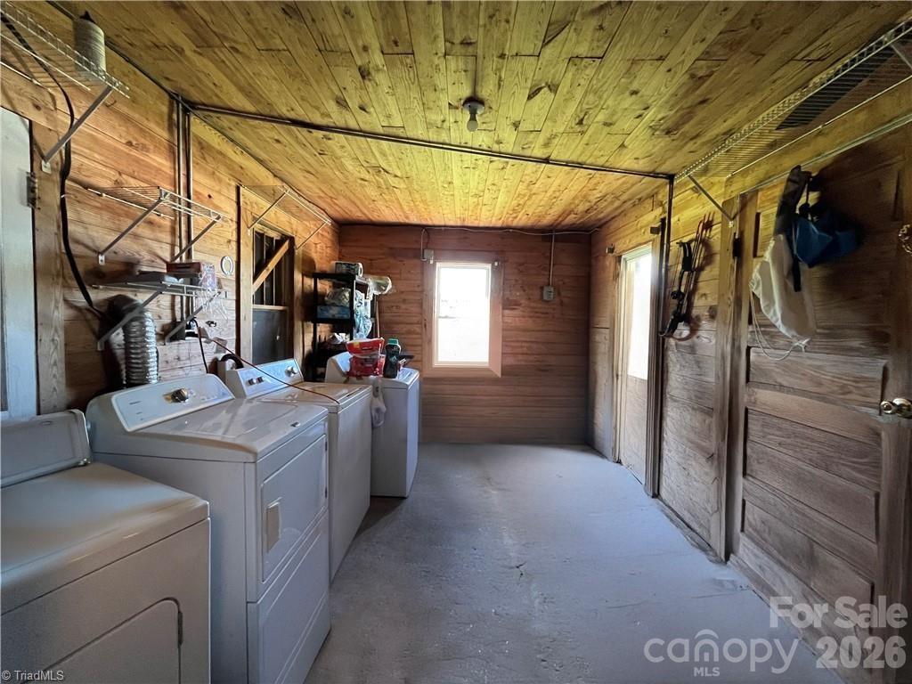 820 Suncrest Orchard Road — North Wilkesboro