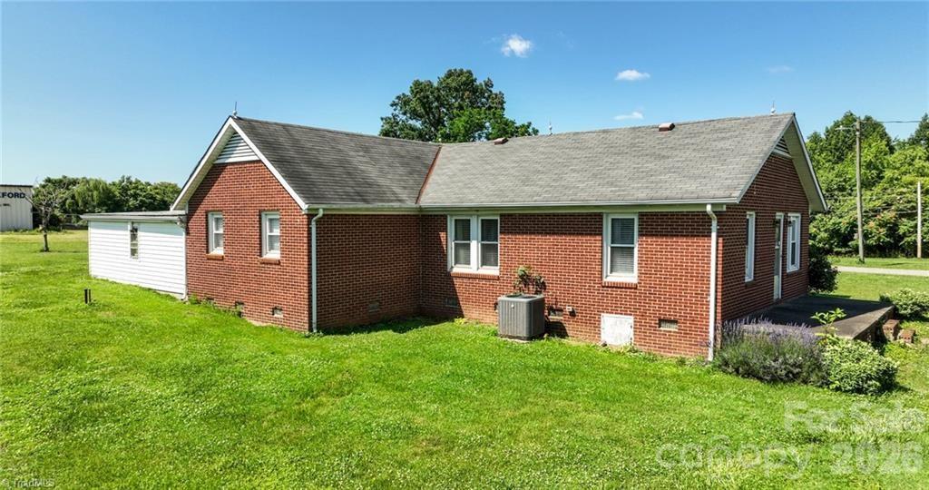 820 Suncrest Orchard Road — North Wilkesboro