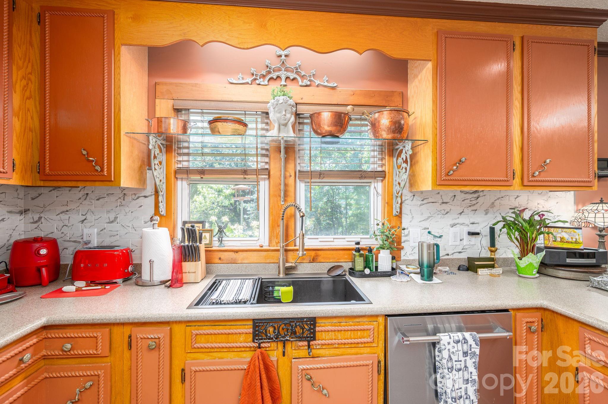 3512 Red Norris Drive — Maiden