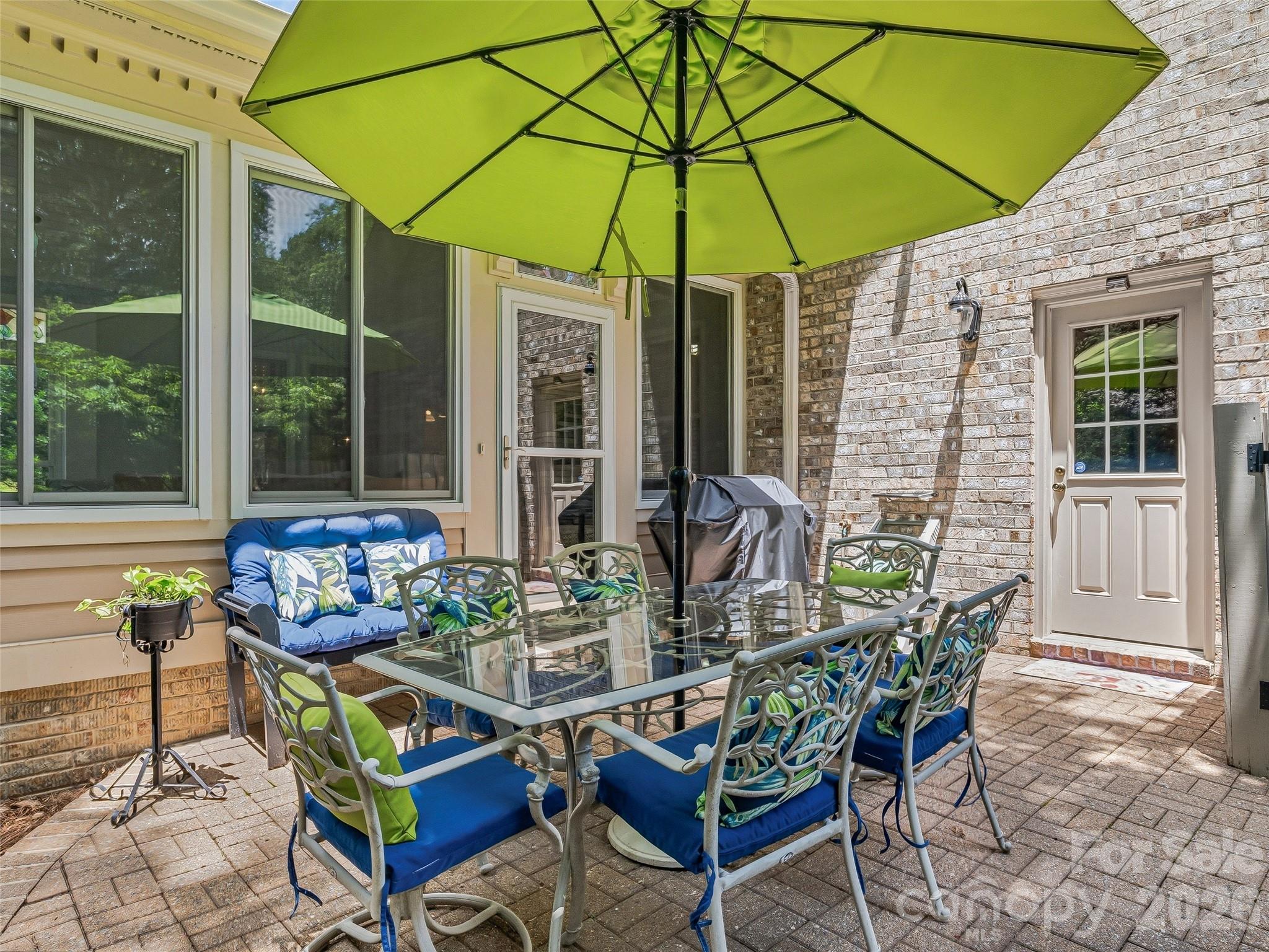 1005 Windsor Drive — Asheville