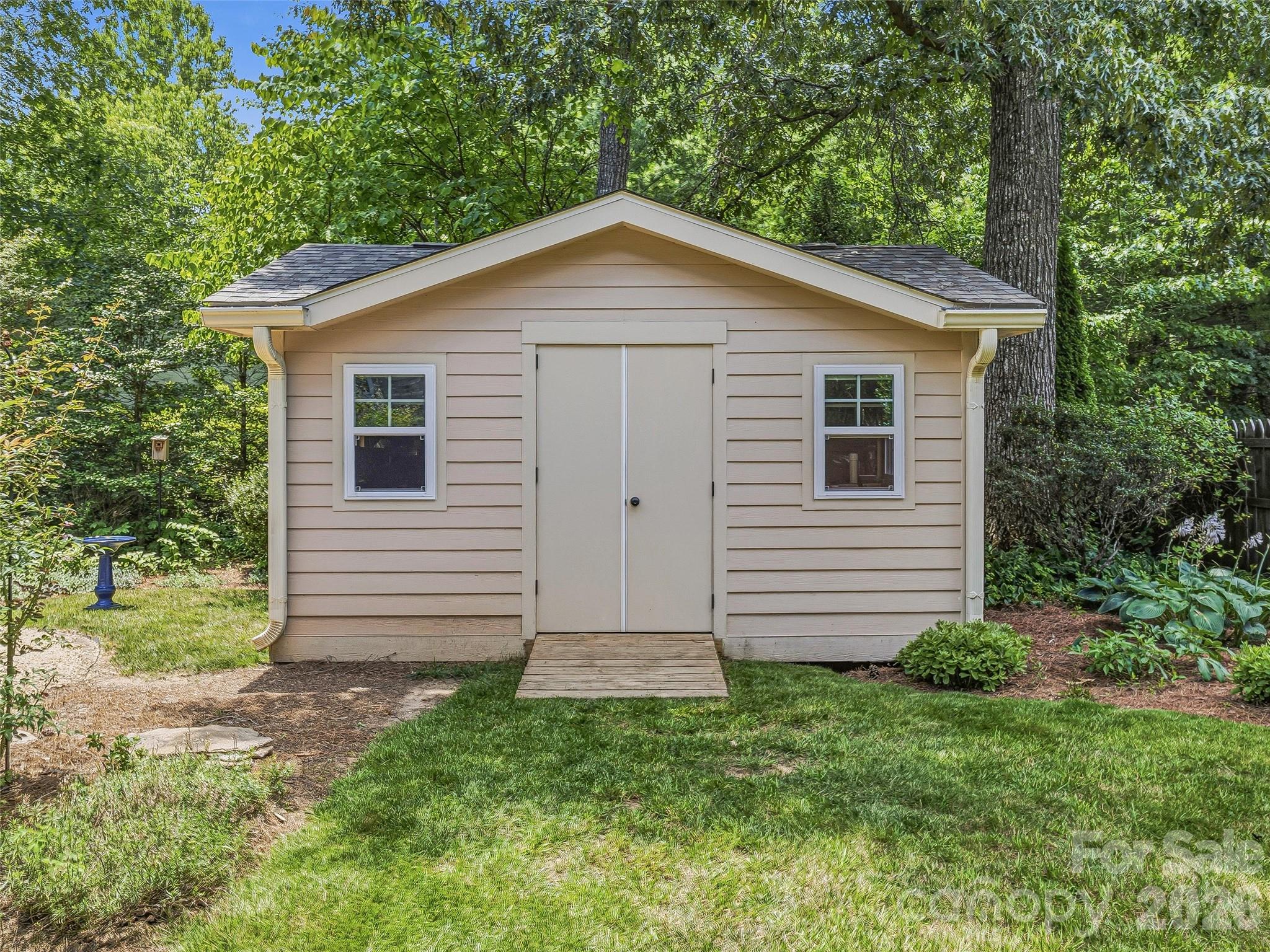 1005 Windsor Drive — Asheville