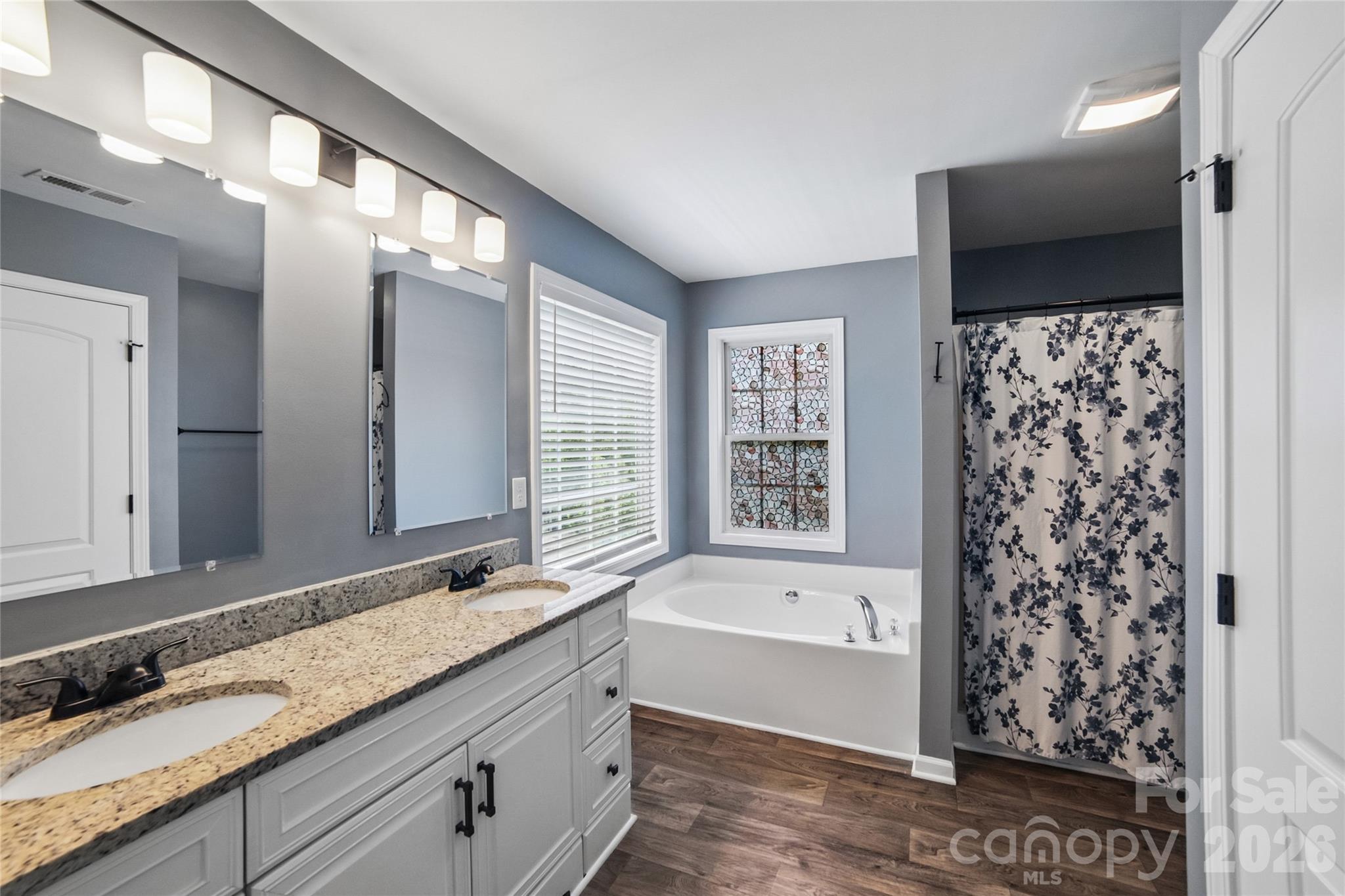 3552 Navajo Drive — Maiden