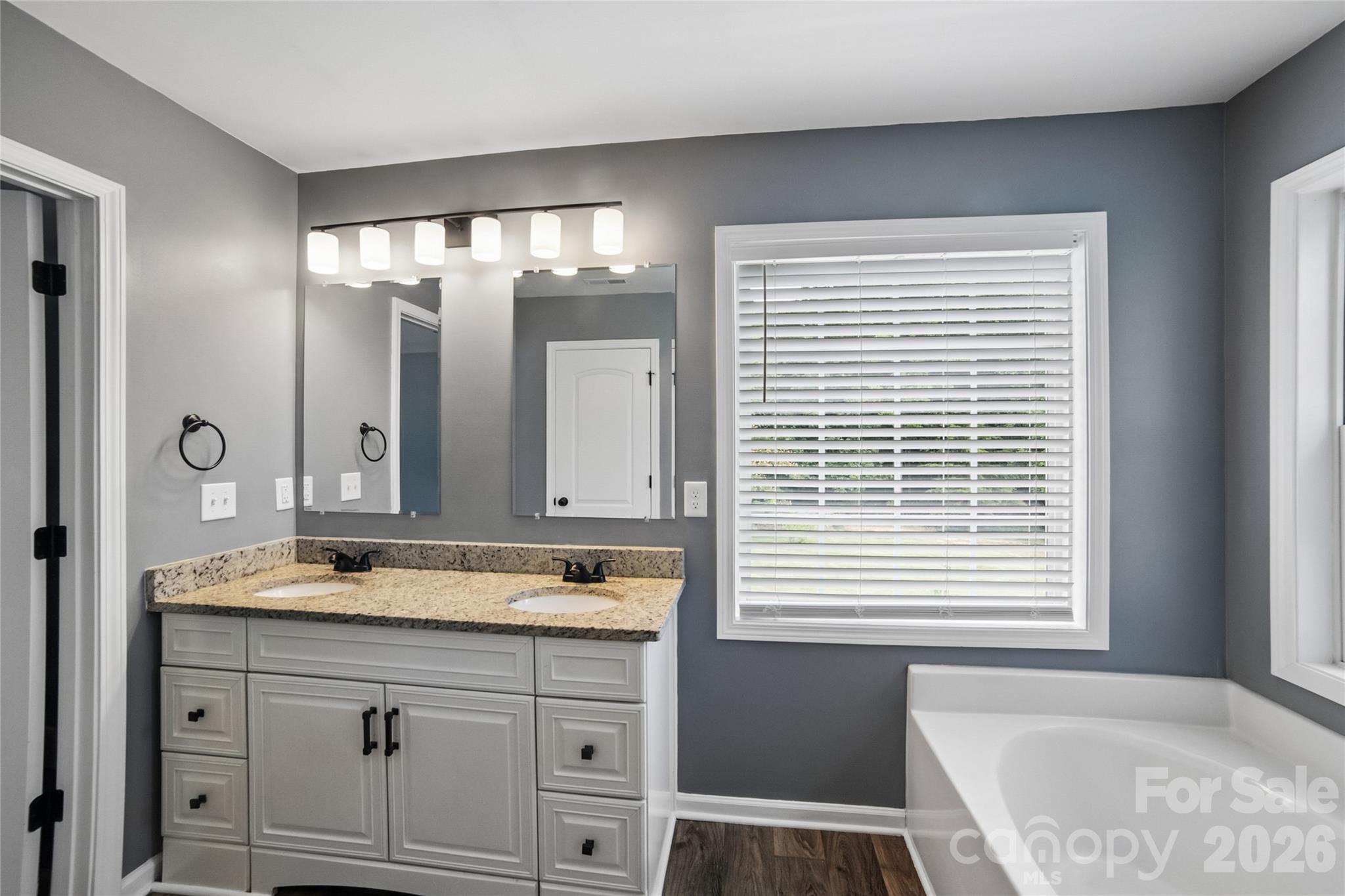 3552 Navajo Drive — Maiden