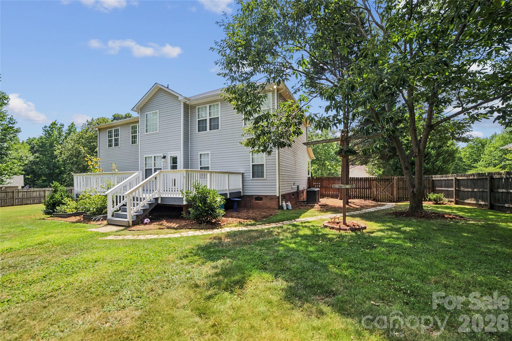 3552 Navajo Drive — Maiden