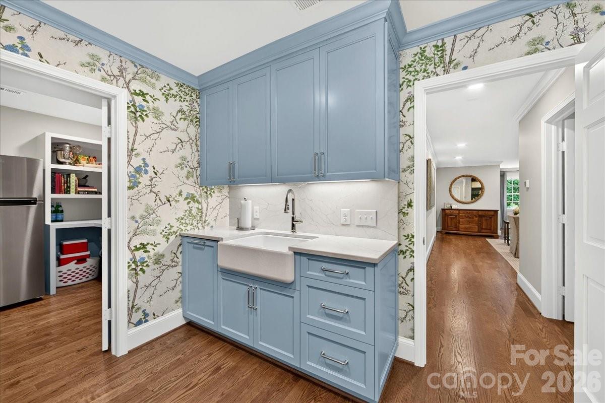 550 Manning Drive — Charlotte