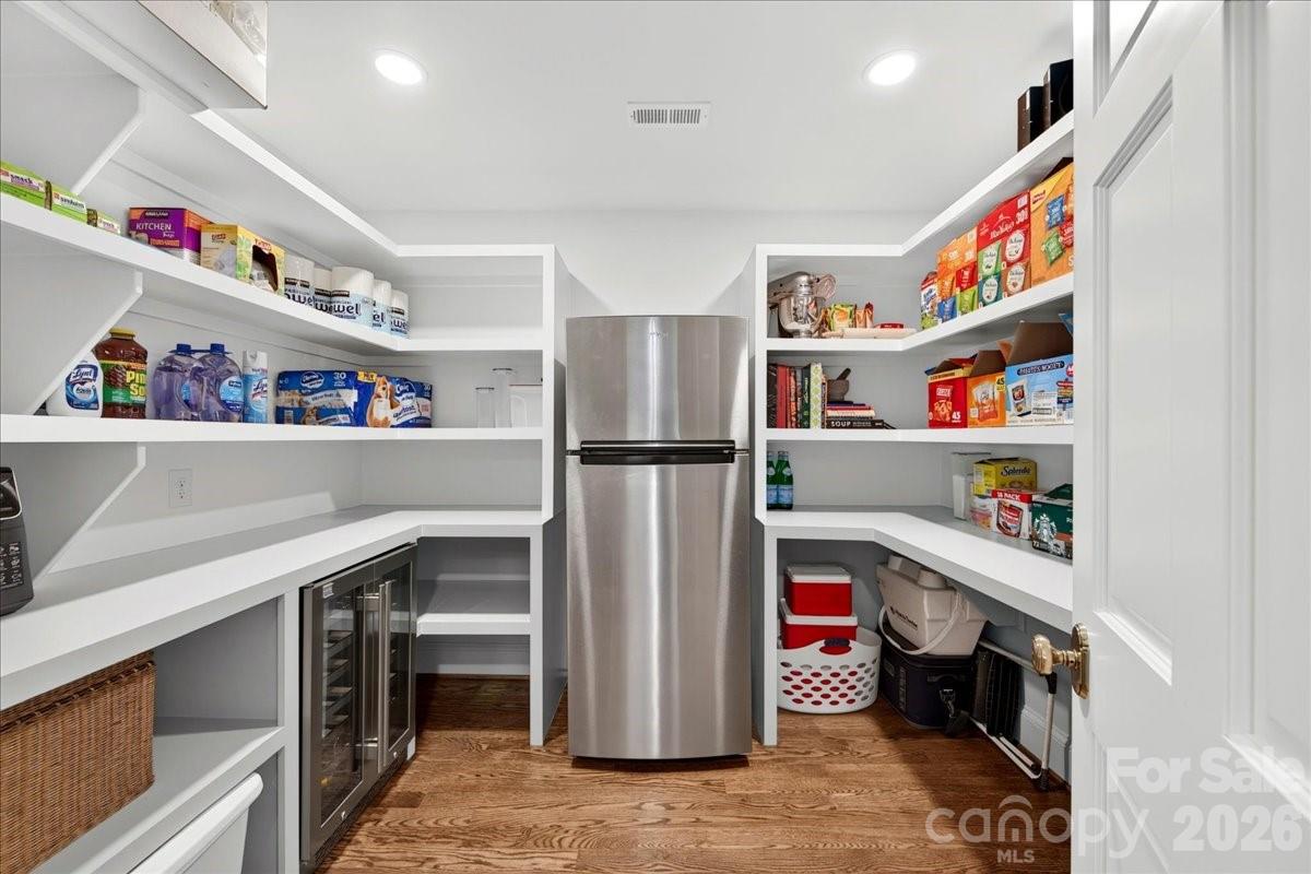 550 Manning Drive — Charlotte