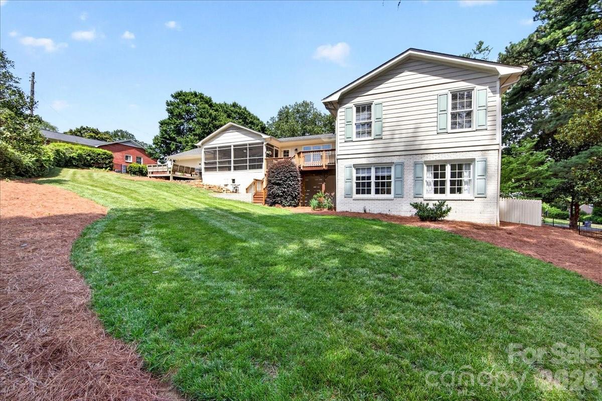 550 Manning Drive — Charlotte