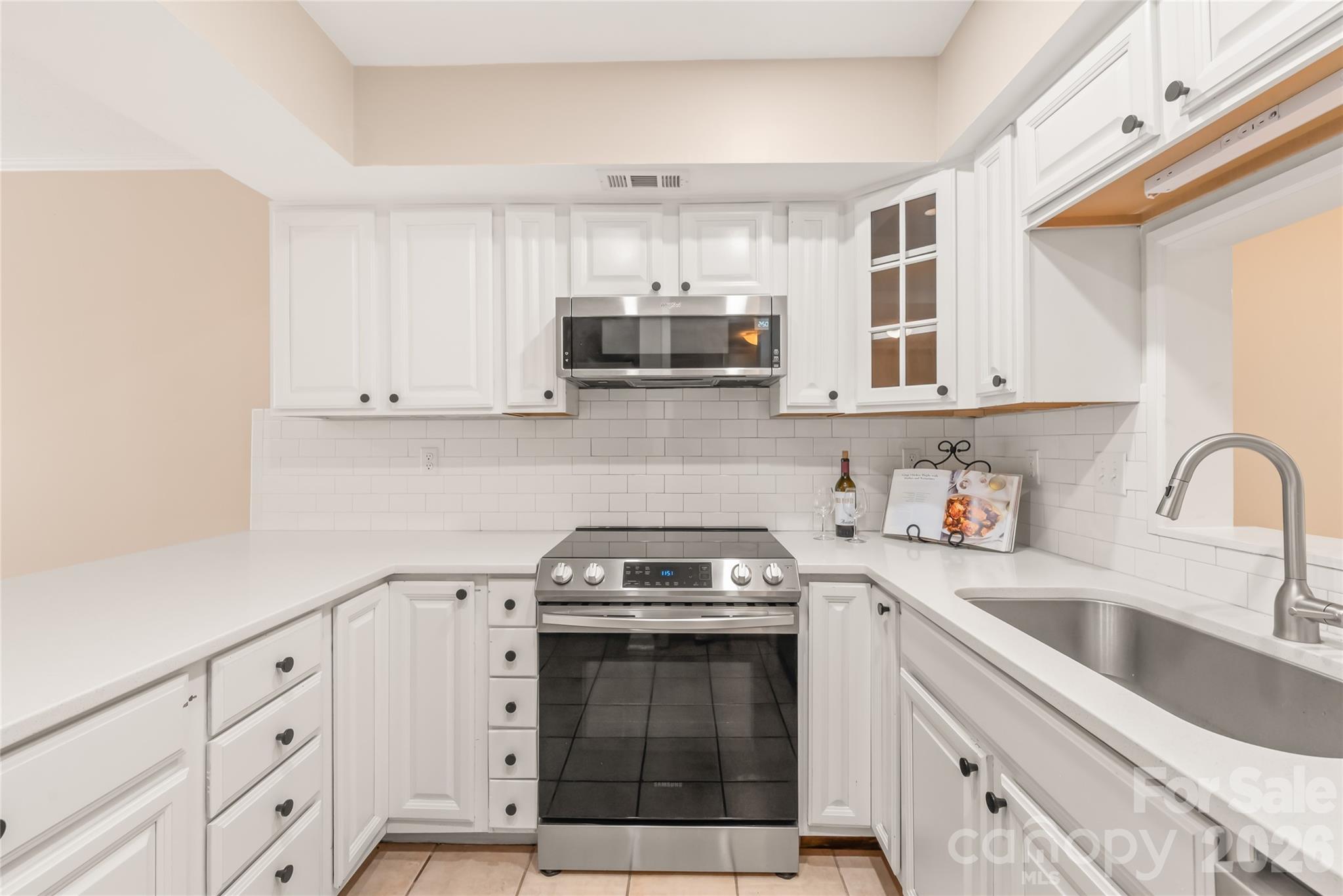 8410 Cricket Lake Drive — Charlotte