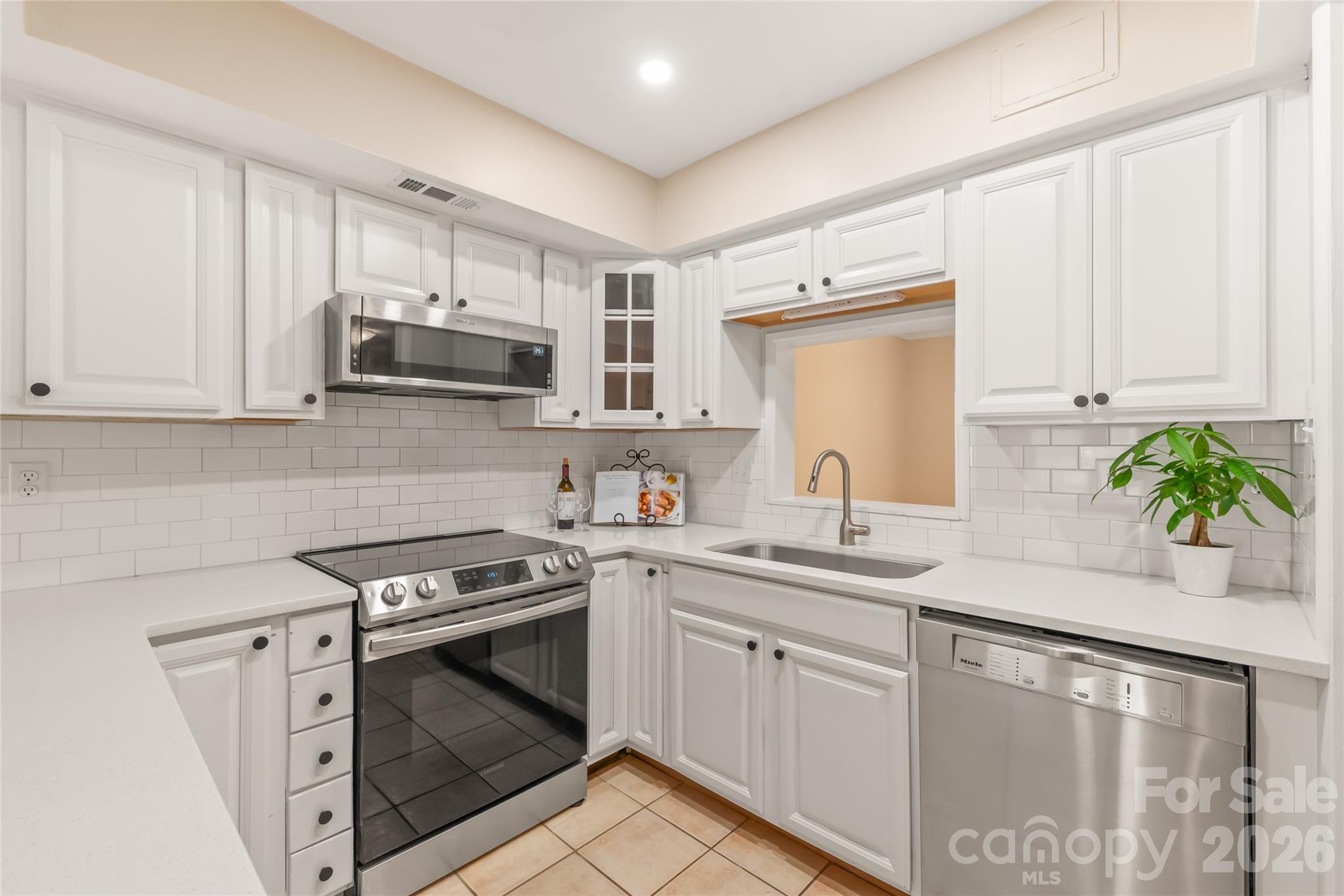 8410 Cricket Lake Drive — Charlotte