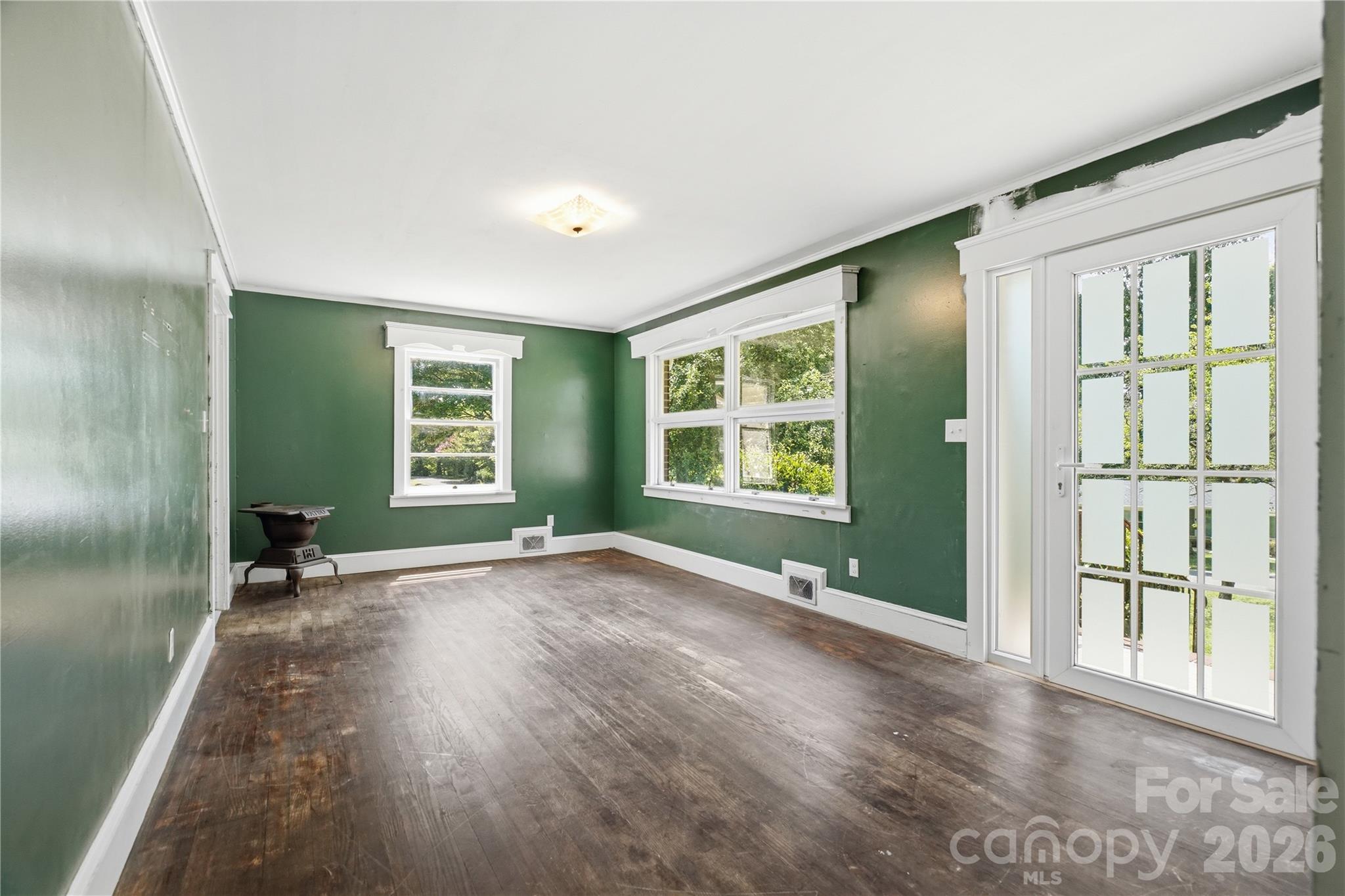 307 Dutchman Avenue — Mount Holly