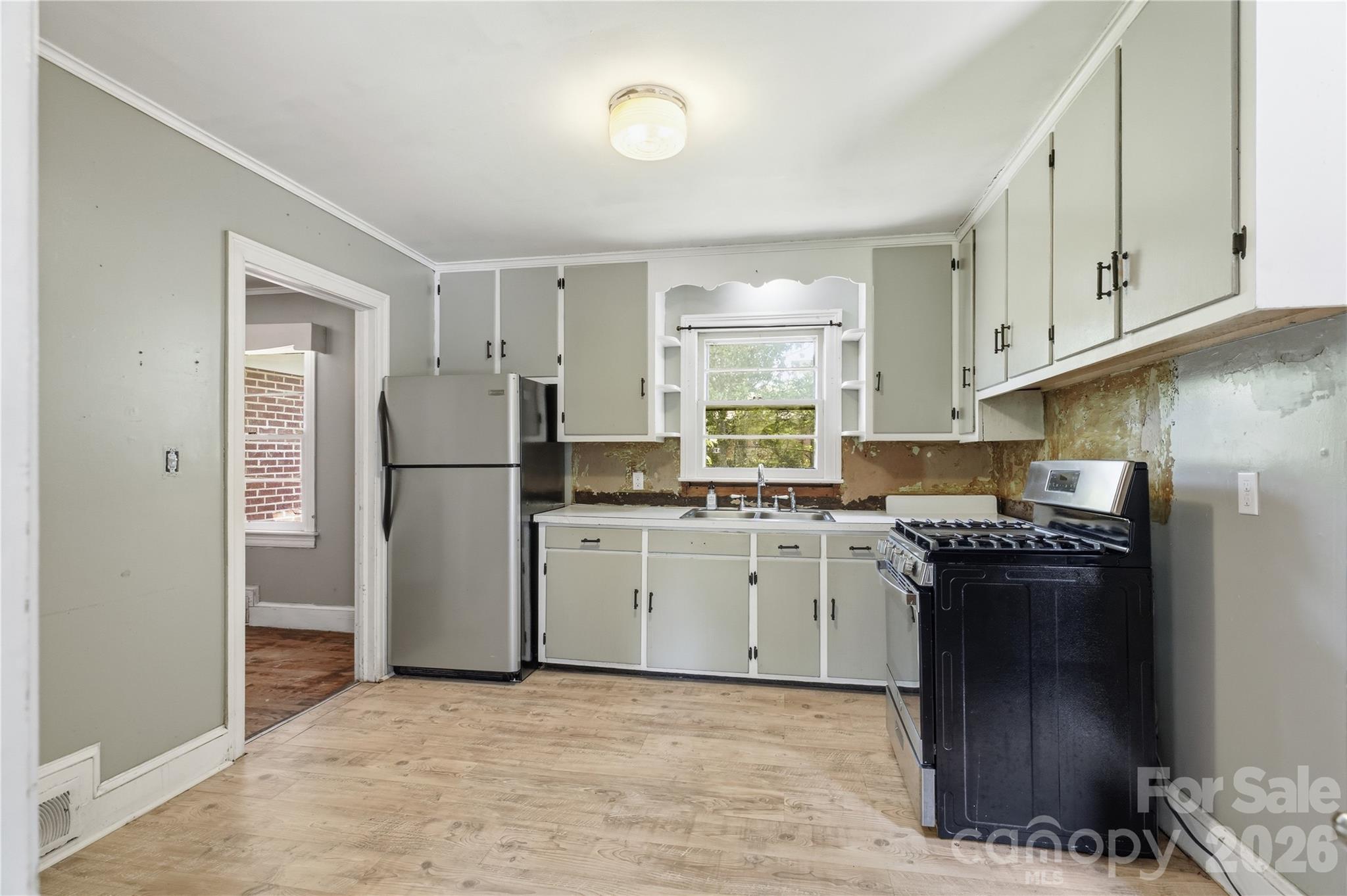 307 Dutchman Avenue — Mount Holly