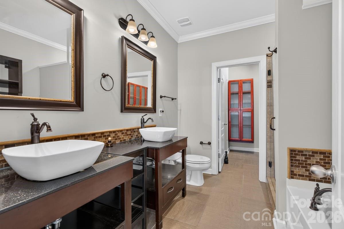 12036 Red Rust Lane — Charlotte