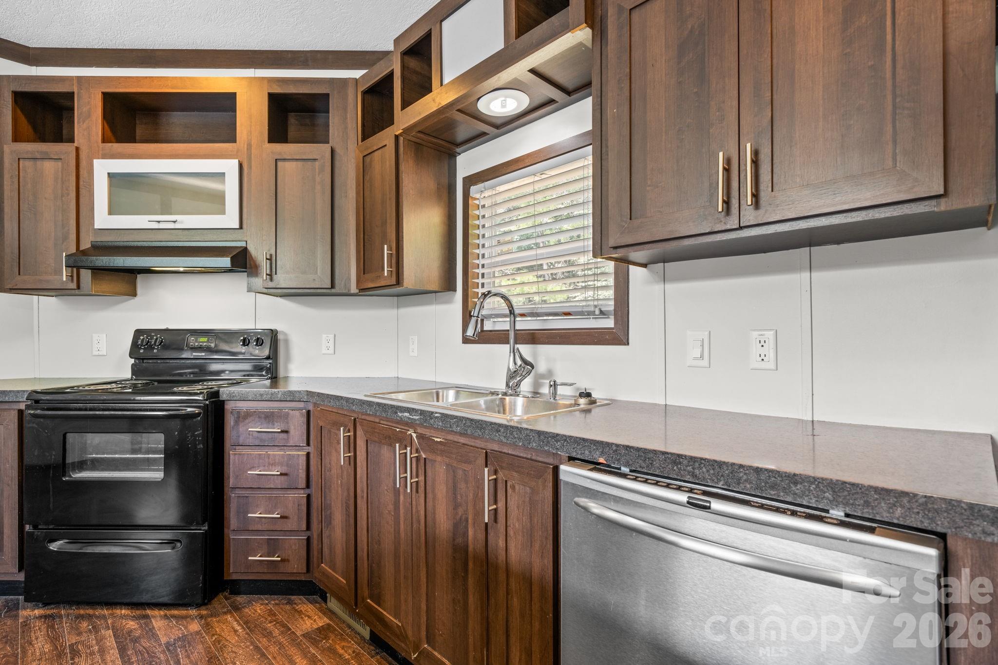 2876 Burma Road E — Nebo