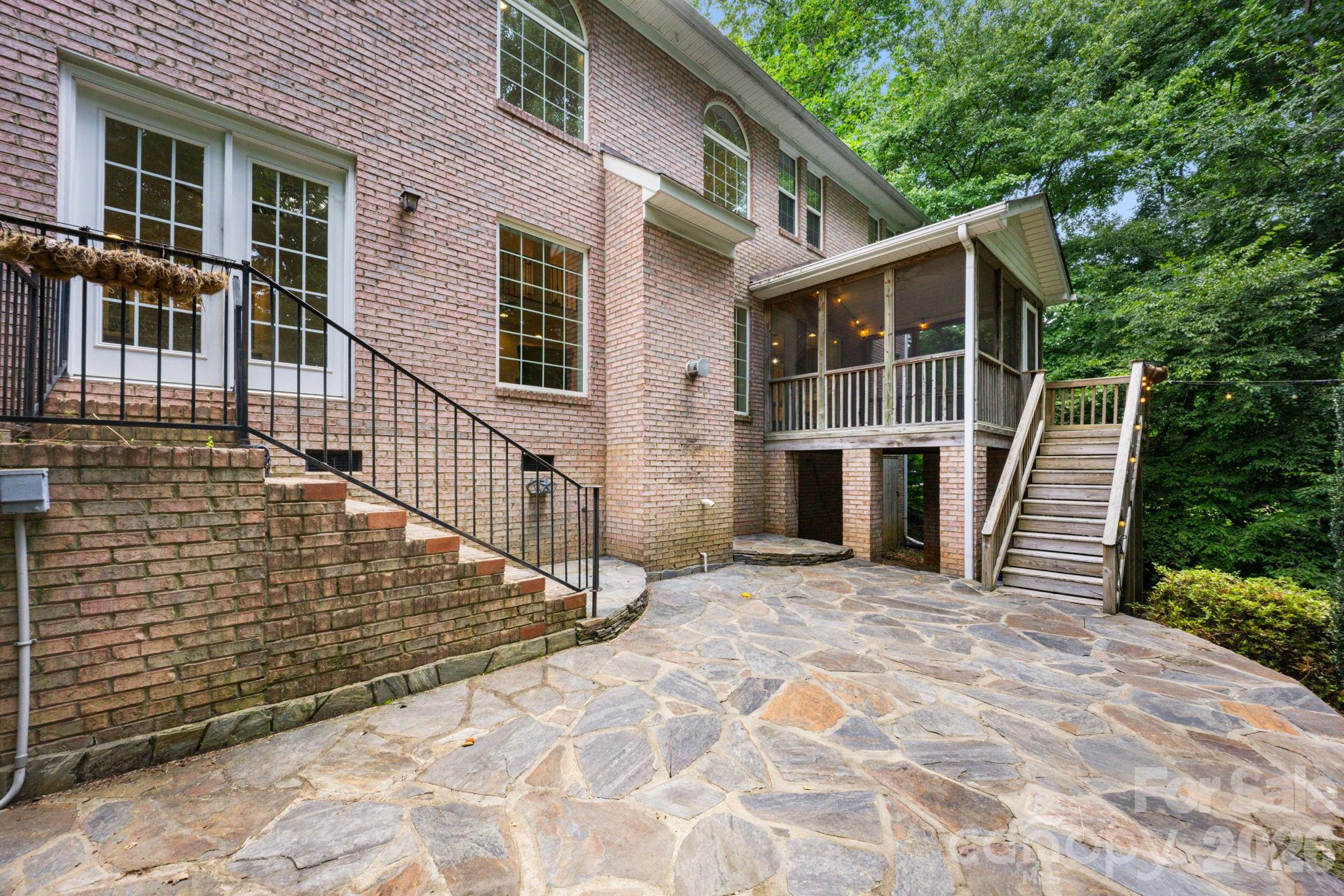 5355 Shannamara Drive — Matthews