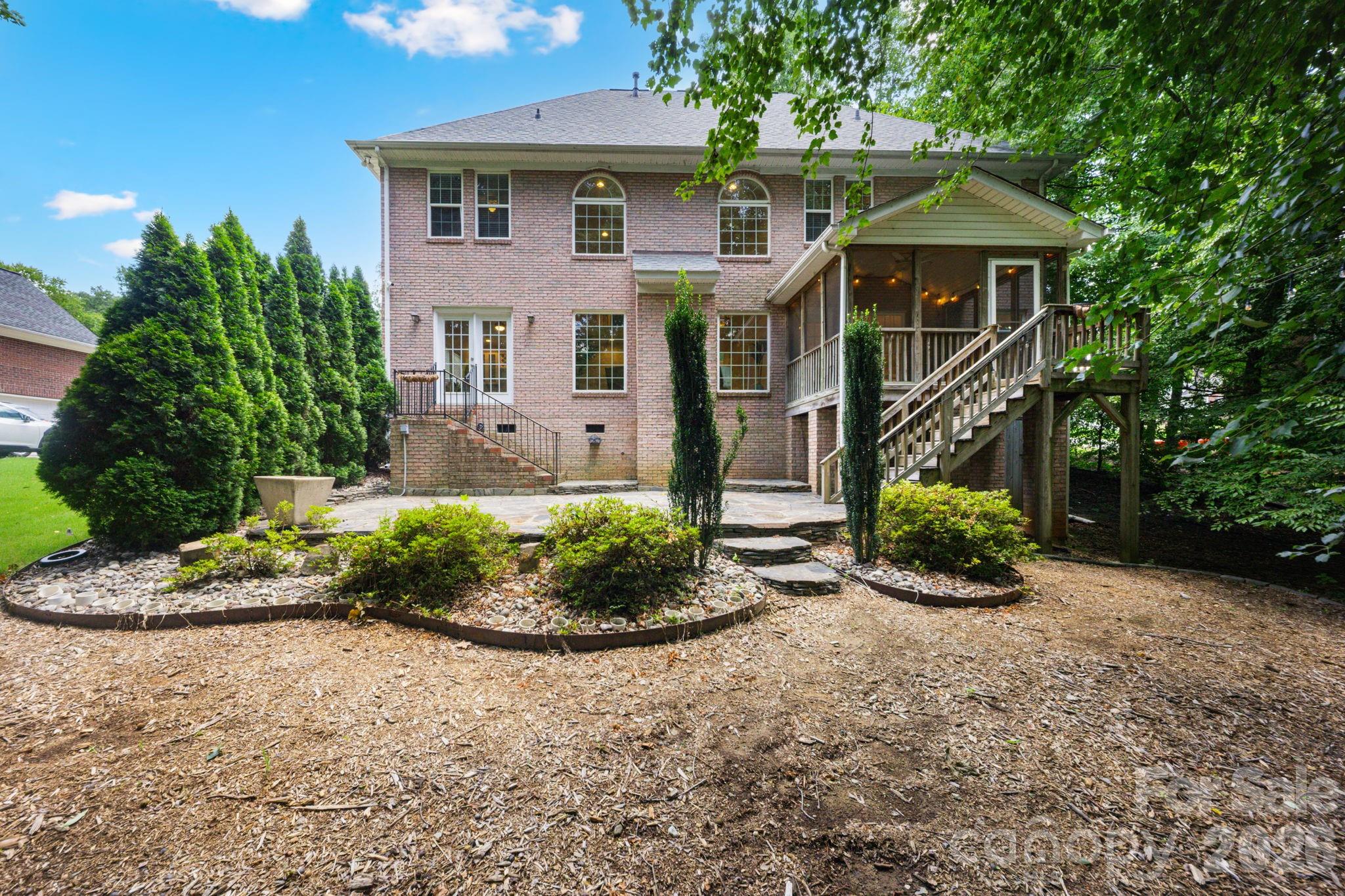 5355 Shannamara Drive — Matthews