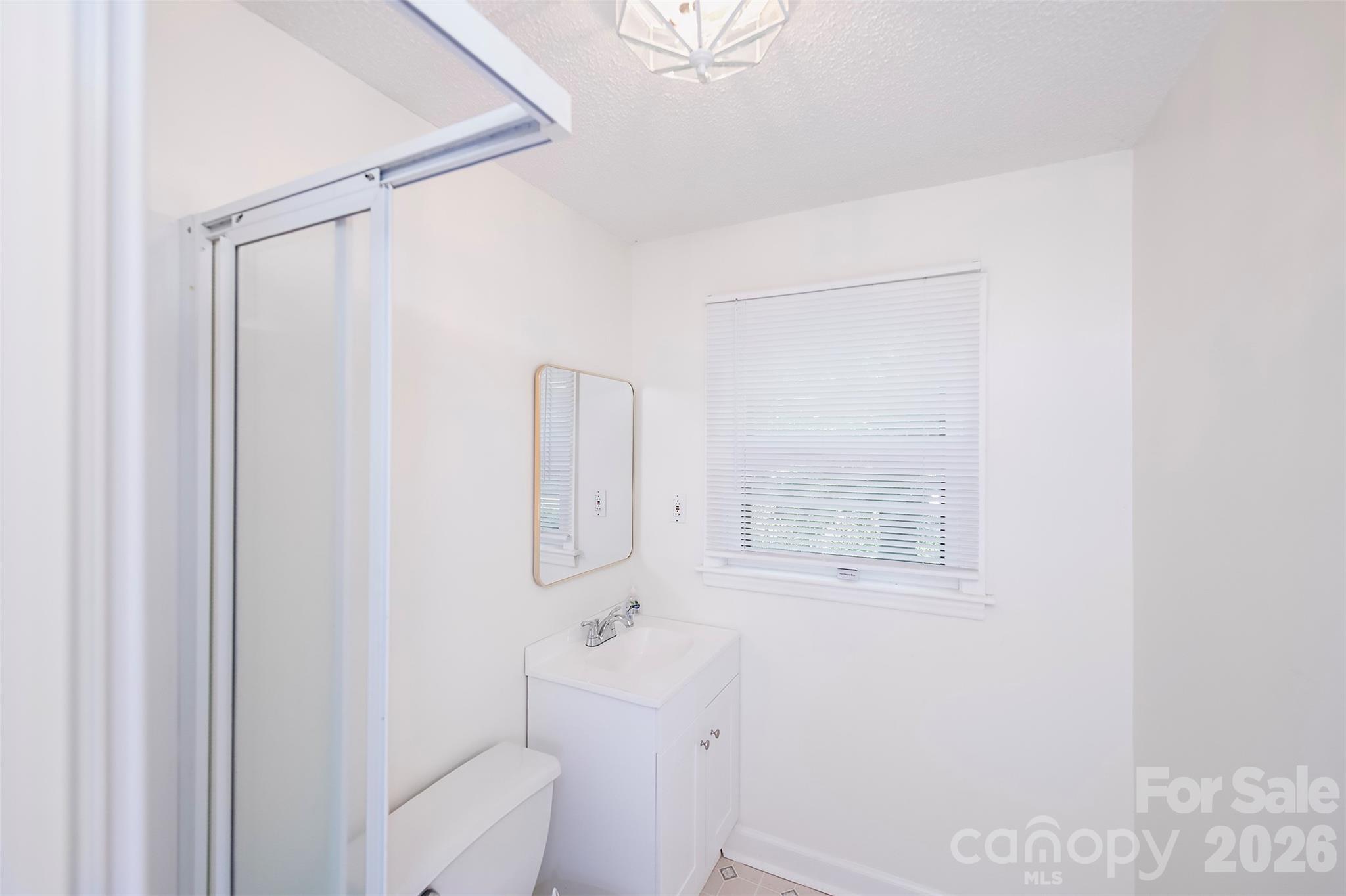 15722 Rhinehill Road — Charlotte