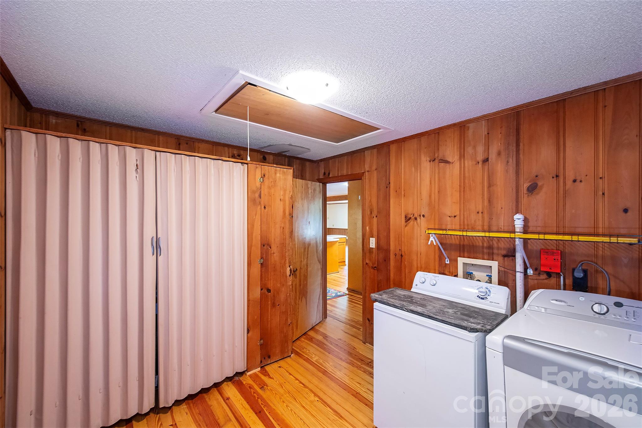 15722 Rhinehill Road — Charlotte