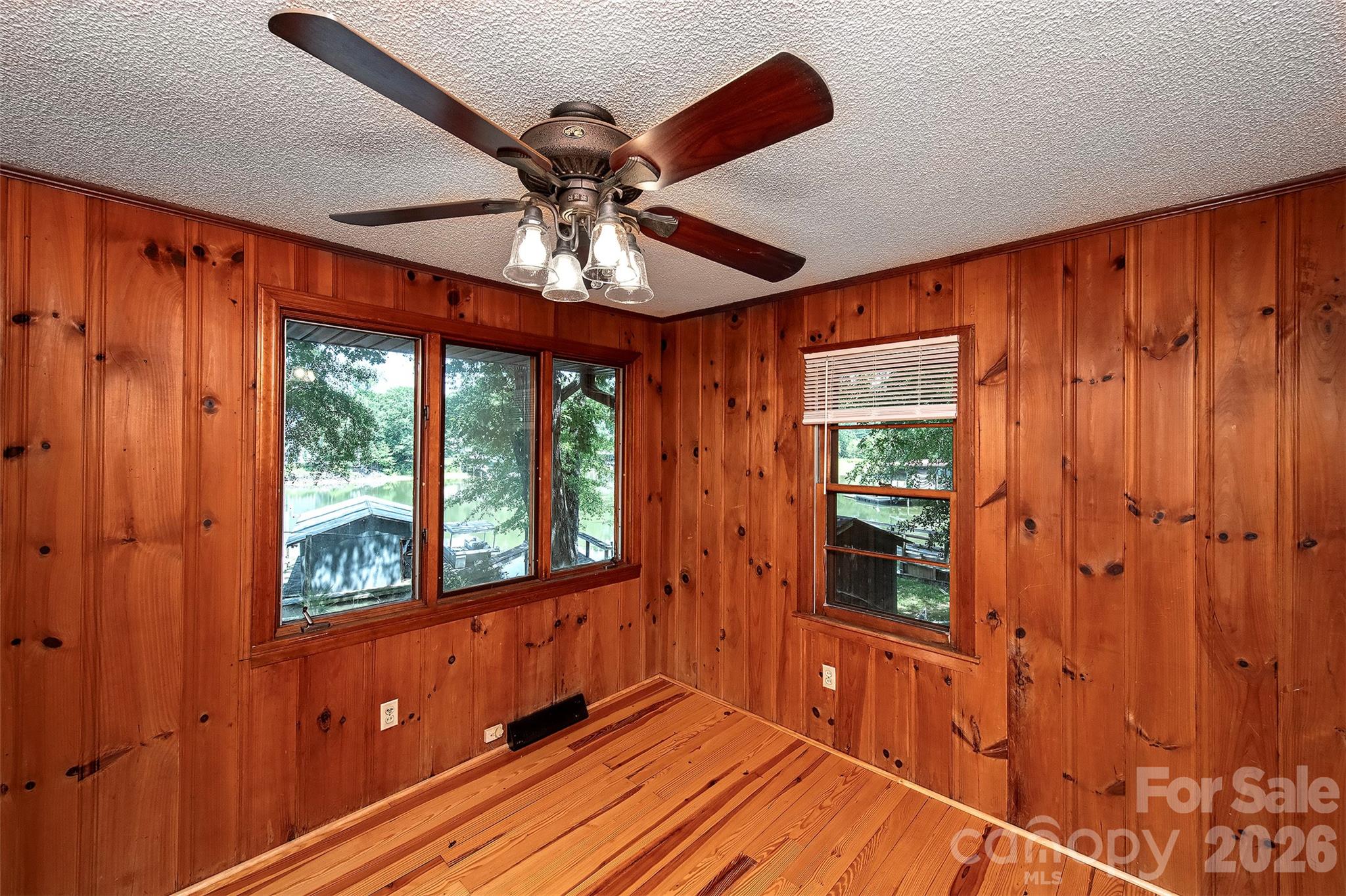 15722 Rhinehill Road — Charlotte