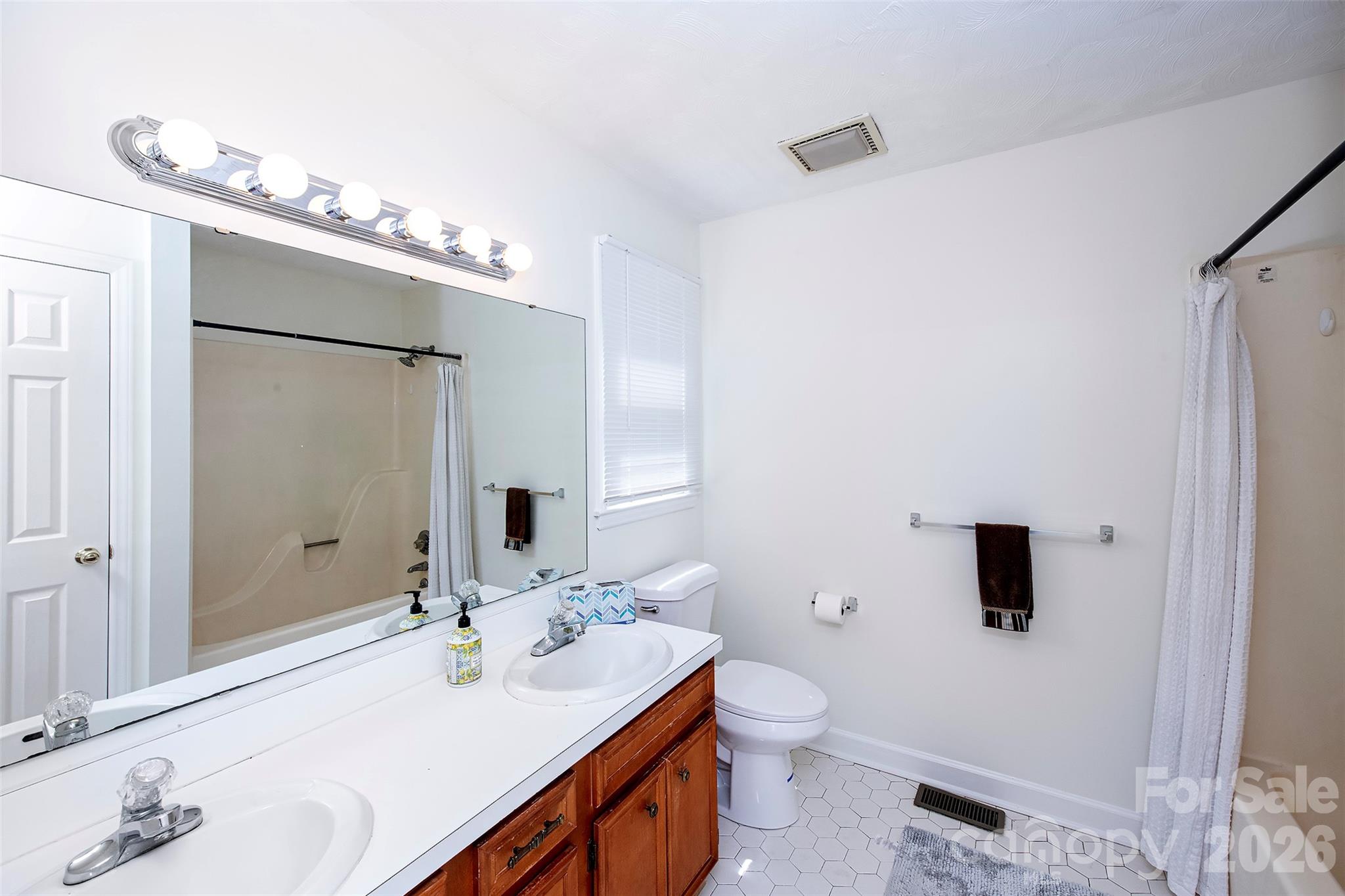 15722 Rhinehill Road — Charlotte