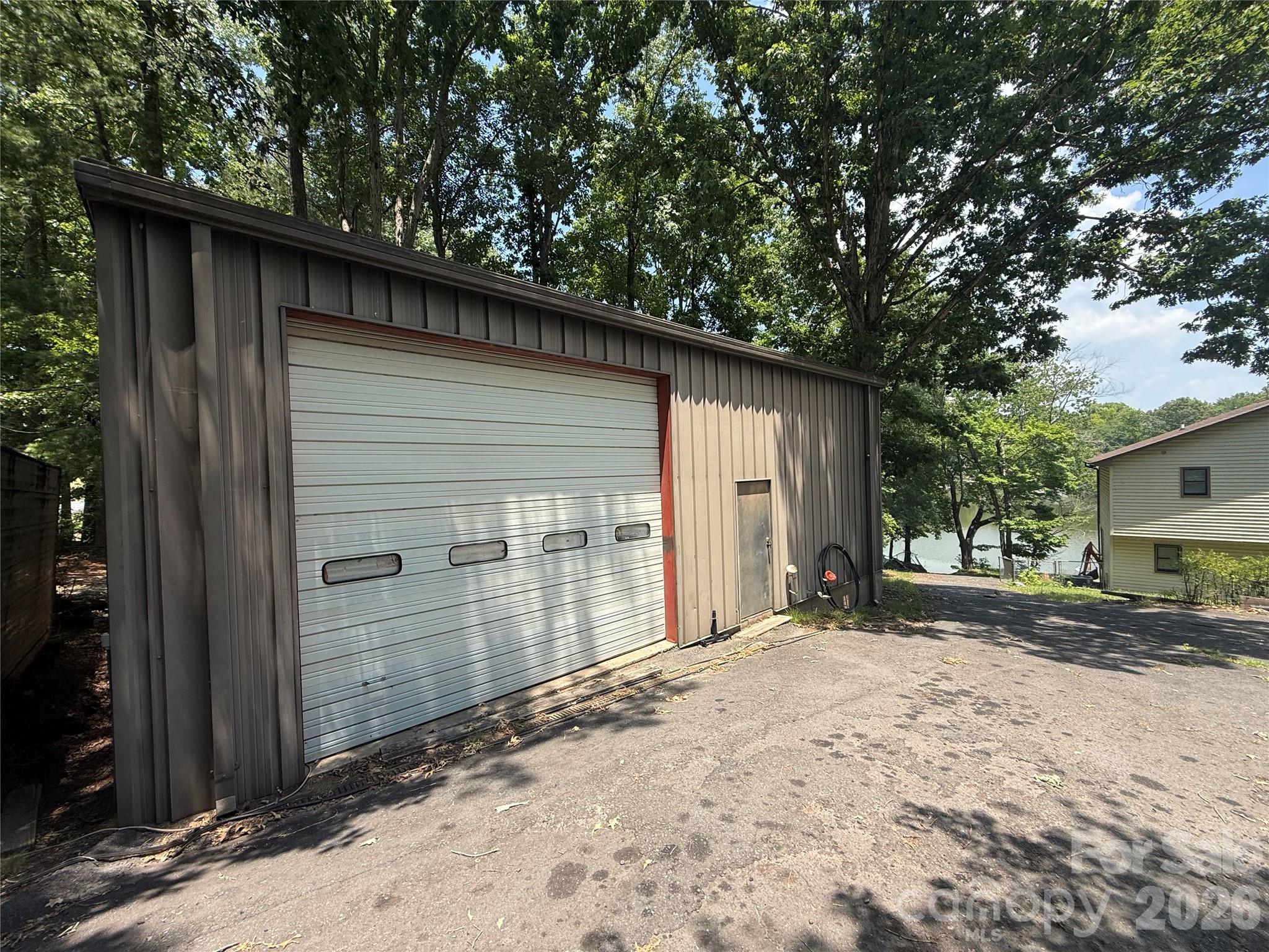 15722 Rhinehill Road — Charlotte