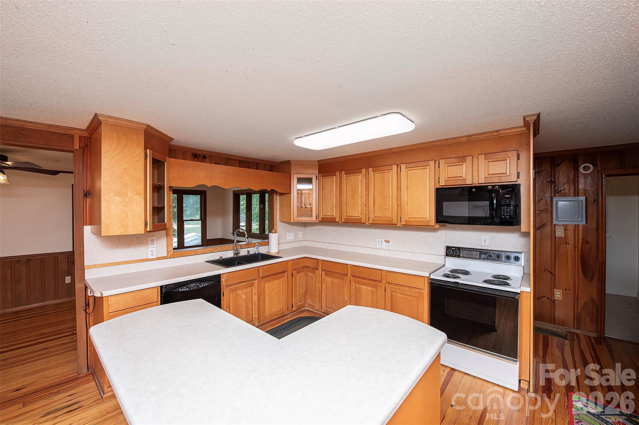 15722 Rhinehill Road — Charlotte
