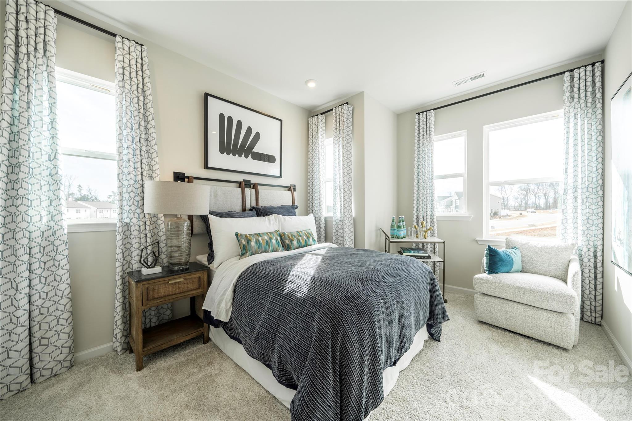 6041 Longar Lane — Charlotte