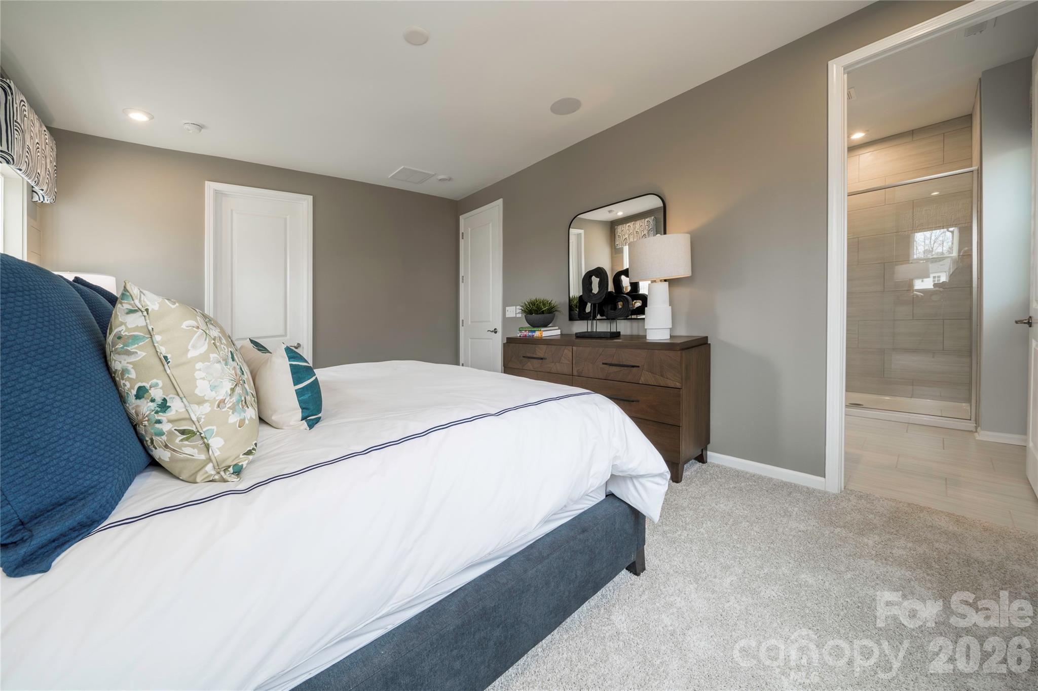 6041 Longar Lane — Charlotte