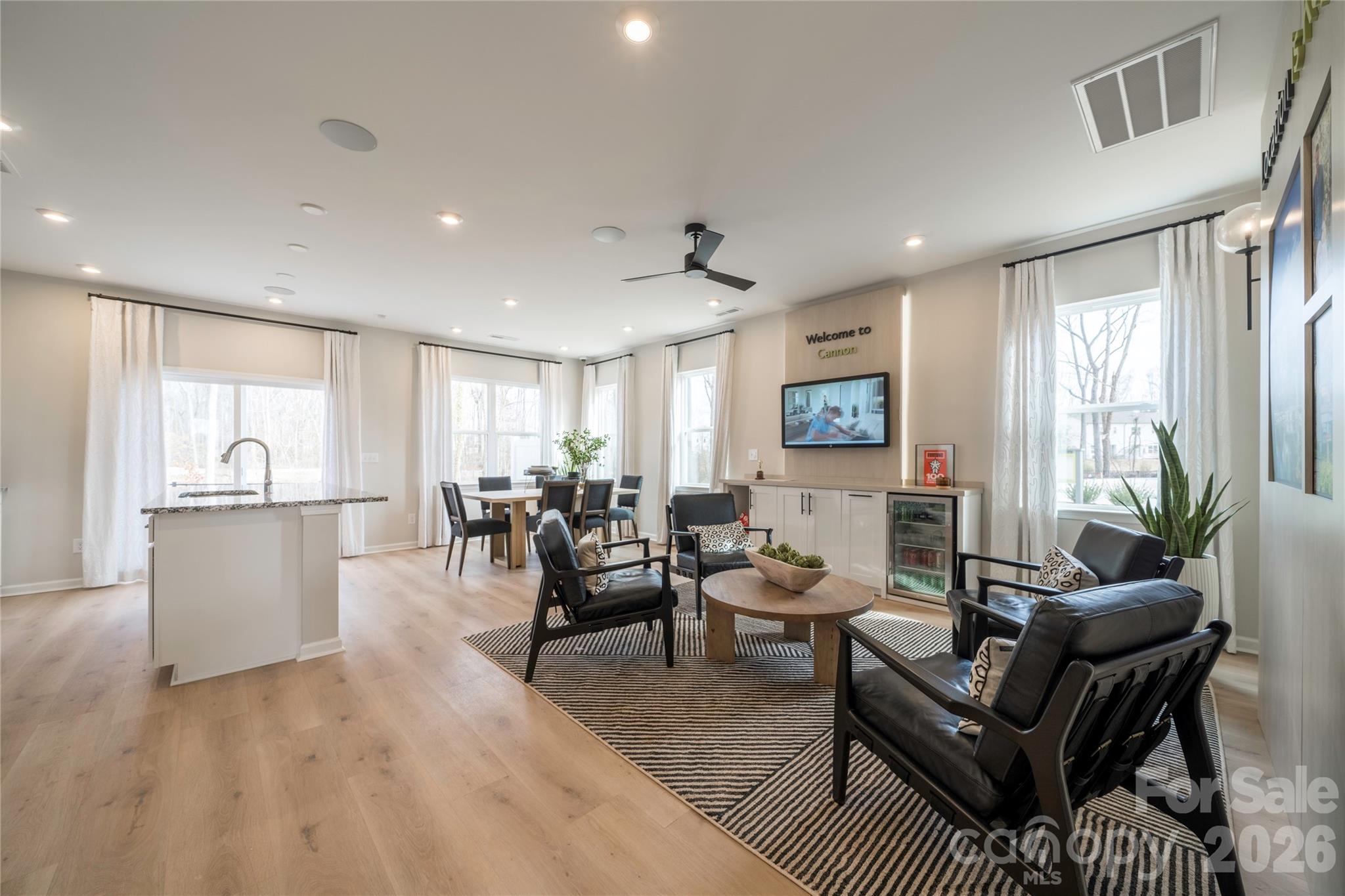 6041 Longar Lane — Charlotte