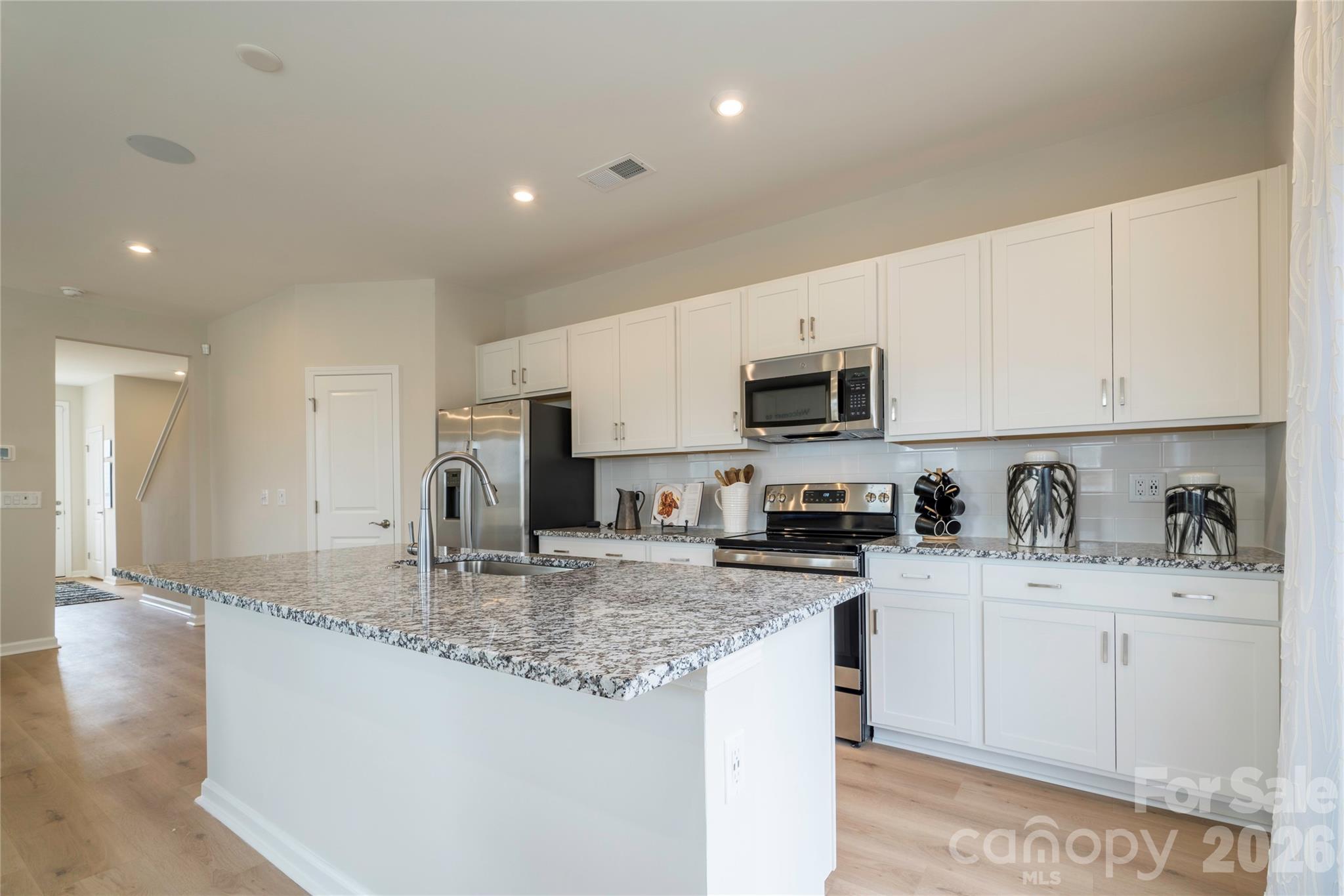 6041 Longar Lane — Charlotte