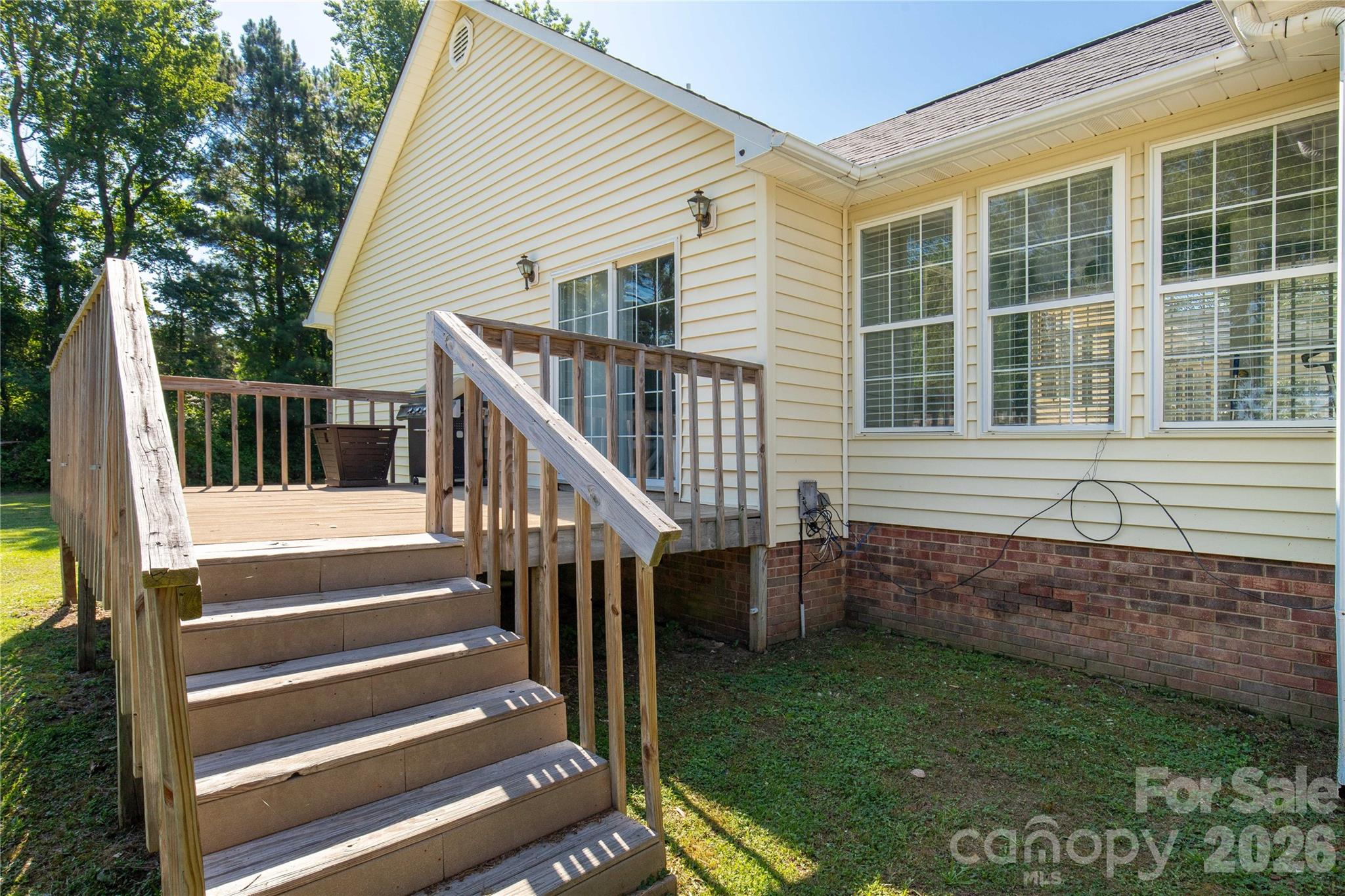 4535 Taxahaw Road — Lancaster