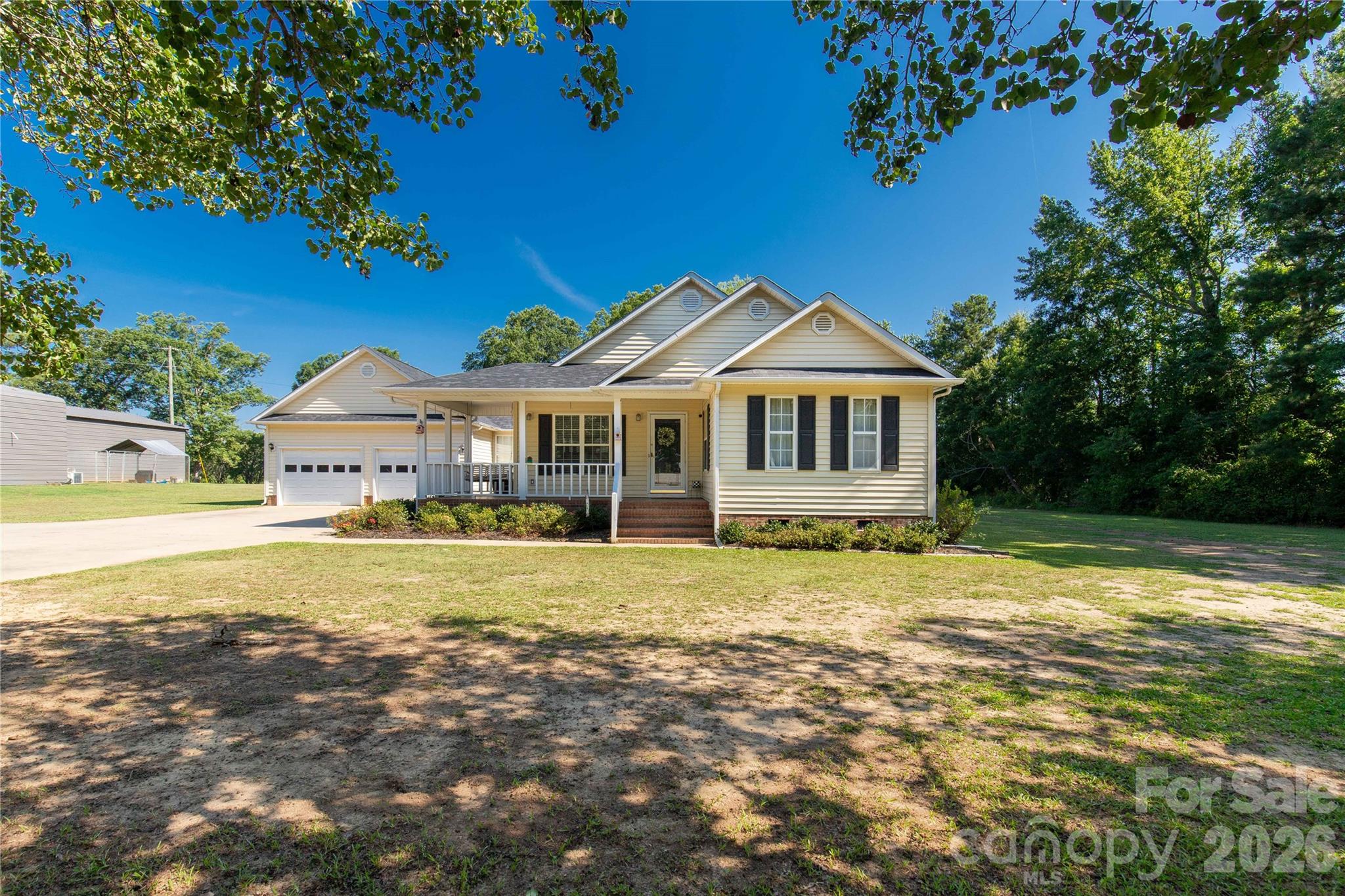 4535 Taxahaw Road — Lancaster