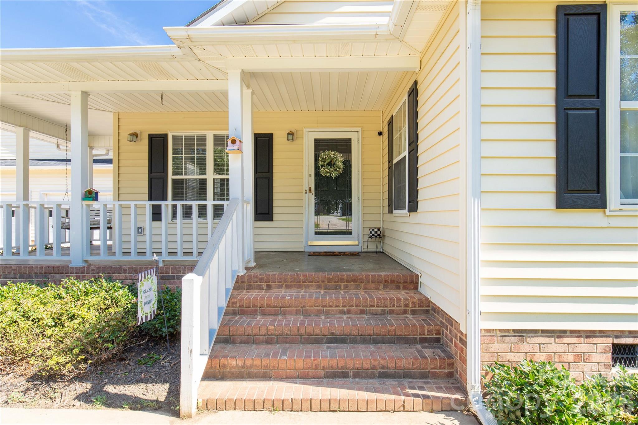 4535 Taxahaw Road — Lancaster
