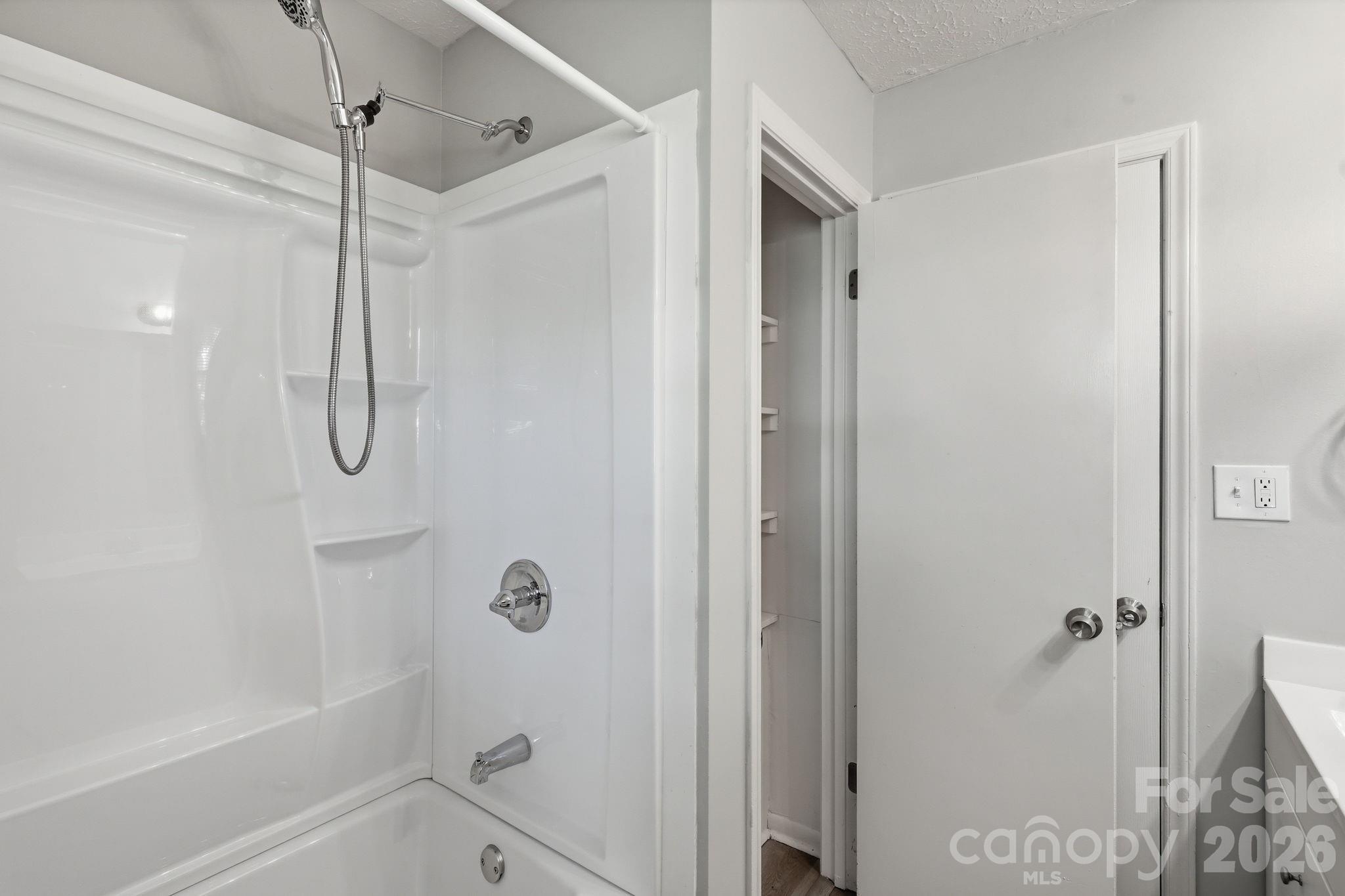 202 Cooke Circle — Kings Mountain
