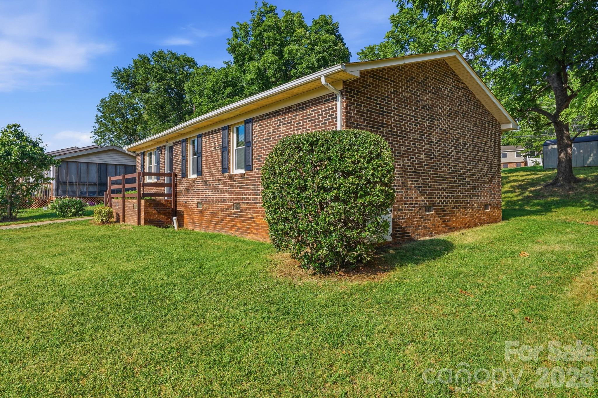 202 Cooke Circle — Kings Mountain